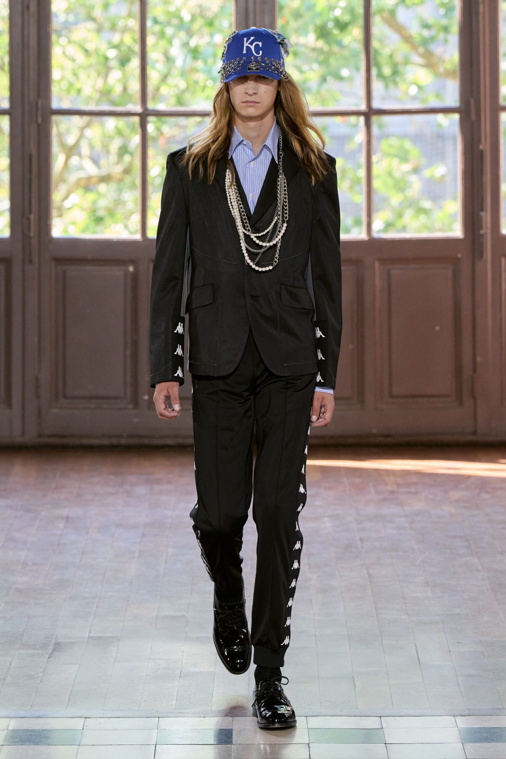 black cotton long-sleeve collared tailored buttoned suit