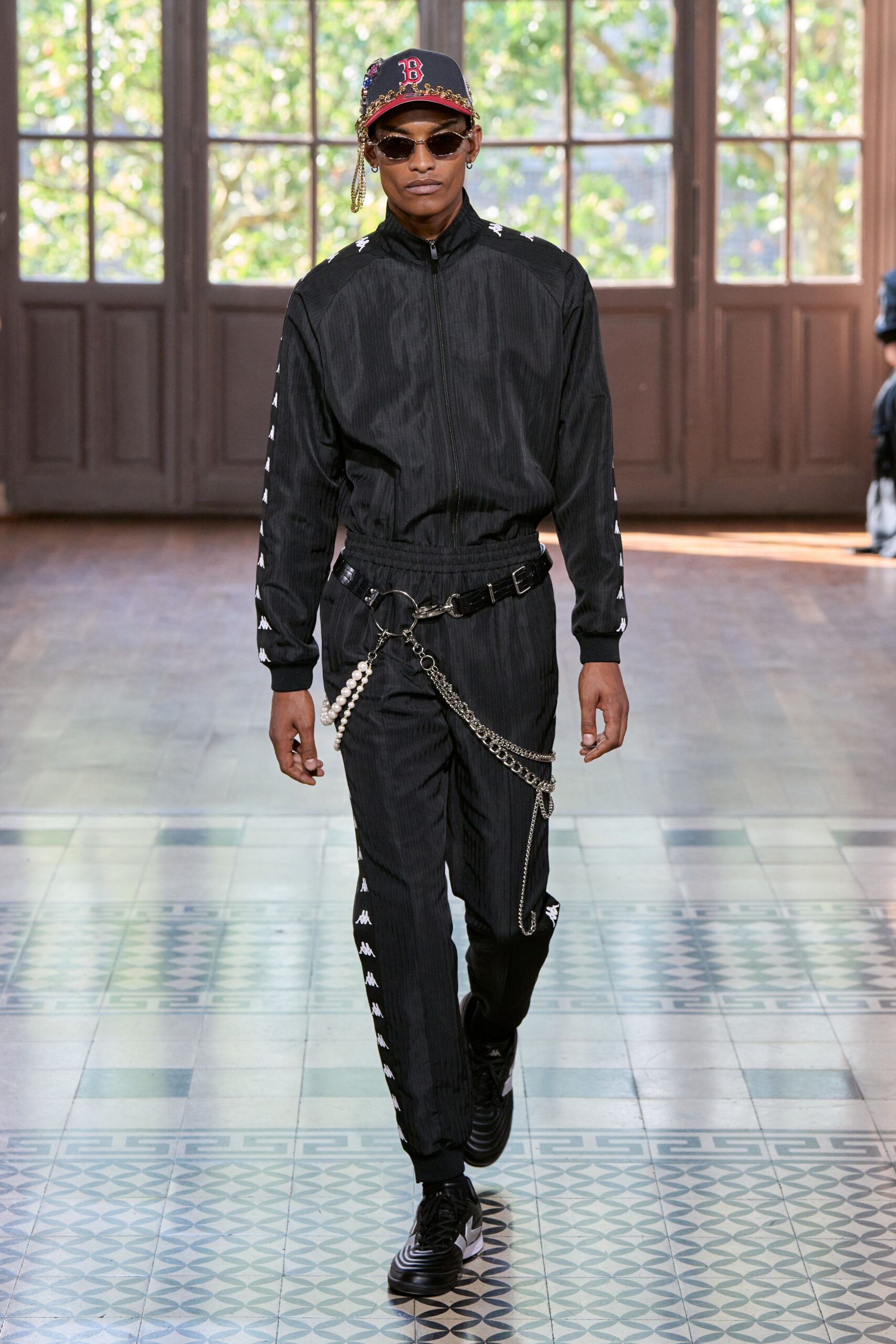 black fitted jacket and pants