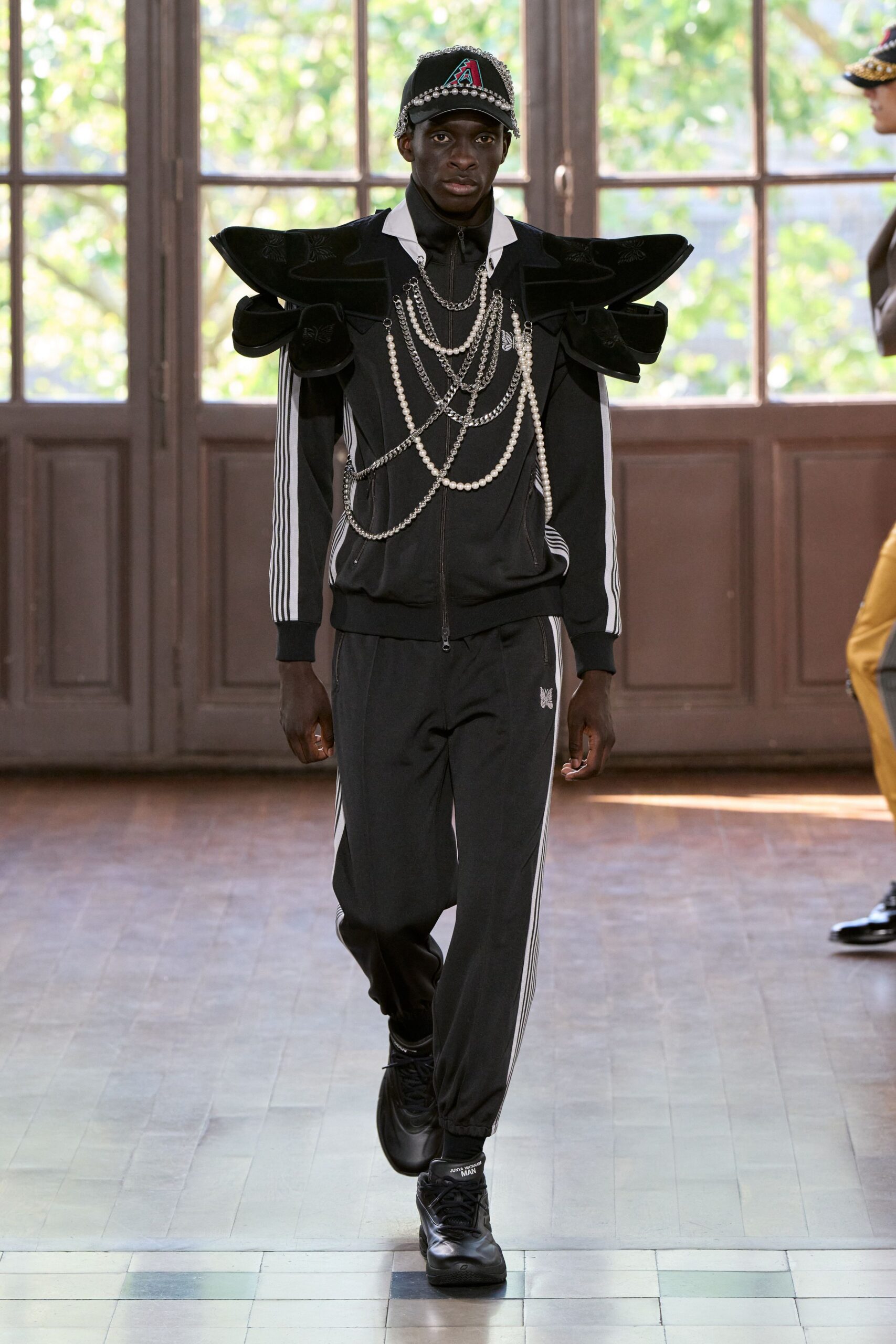 black fitted jacket and pants
