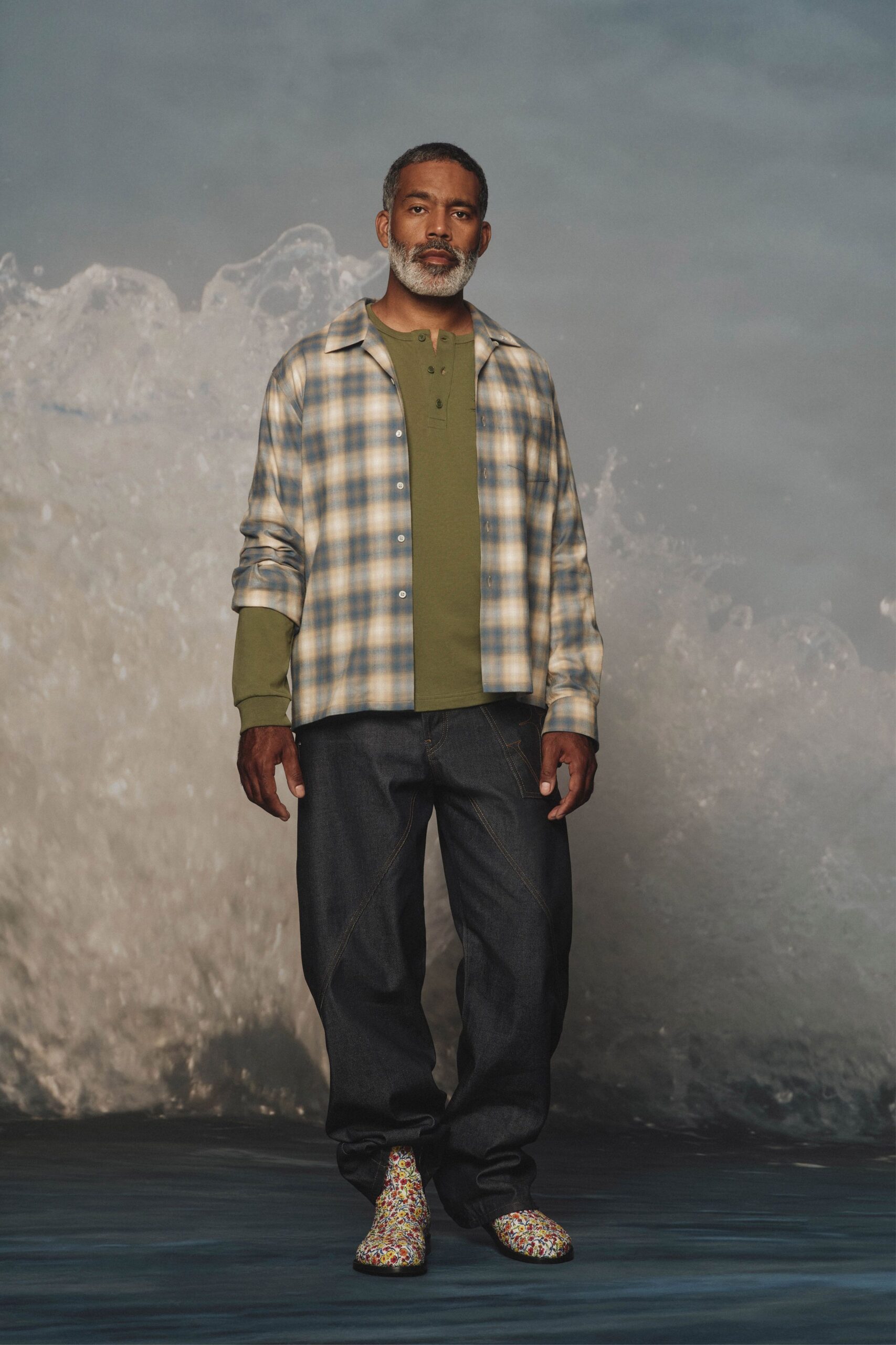 green cotton long-sleeve collared relaxed shirt