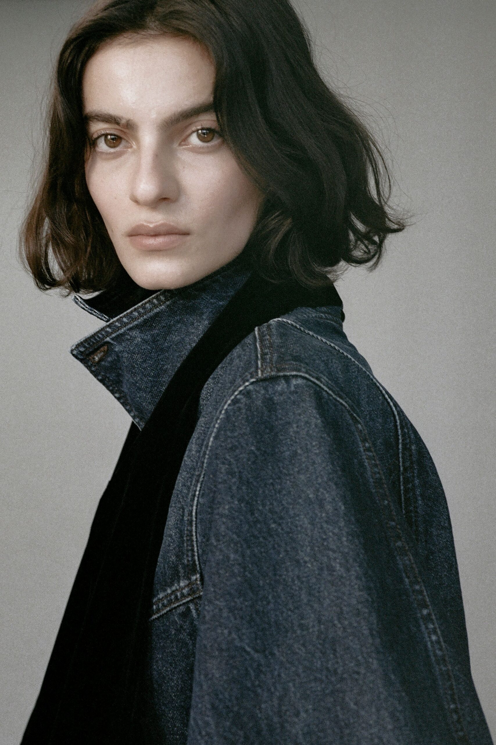blue denim long-sleeve collared relaxed jacket