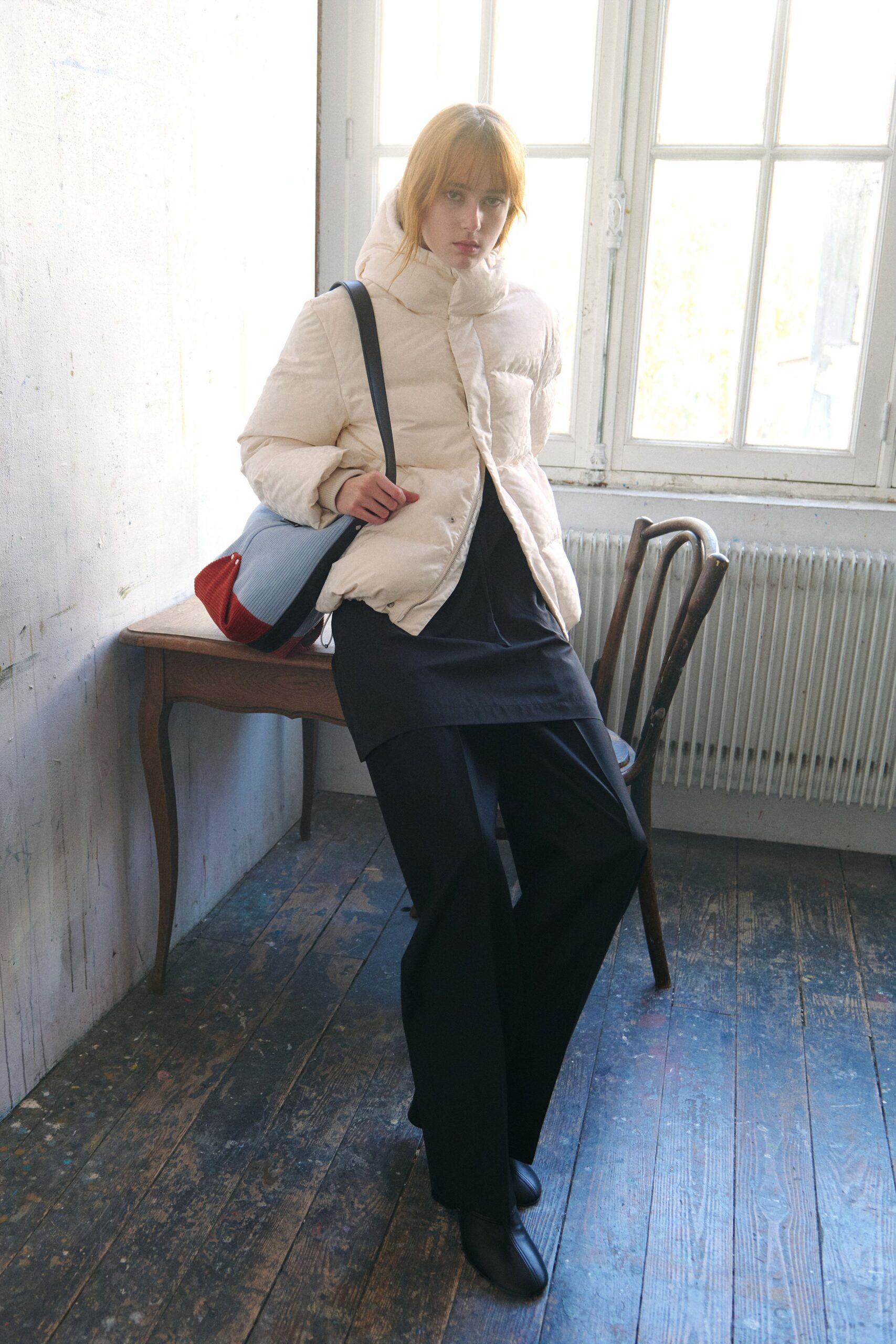 beige jersey long-sleeve collared relaxed padded jacket