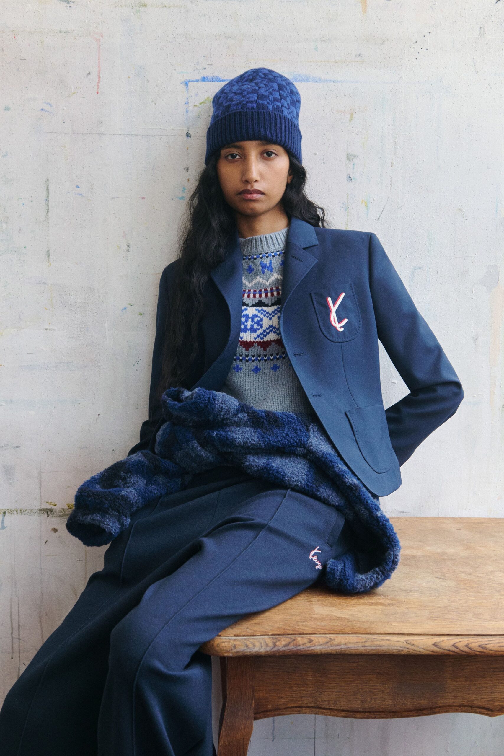 blue long-sleeve collared fitted printed sweater