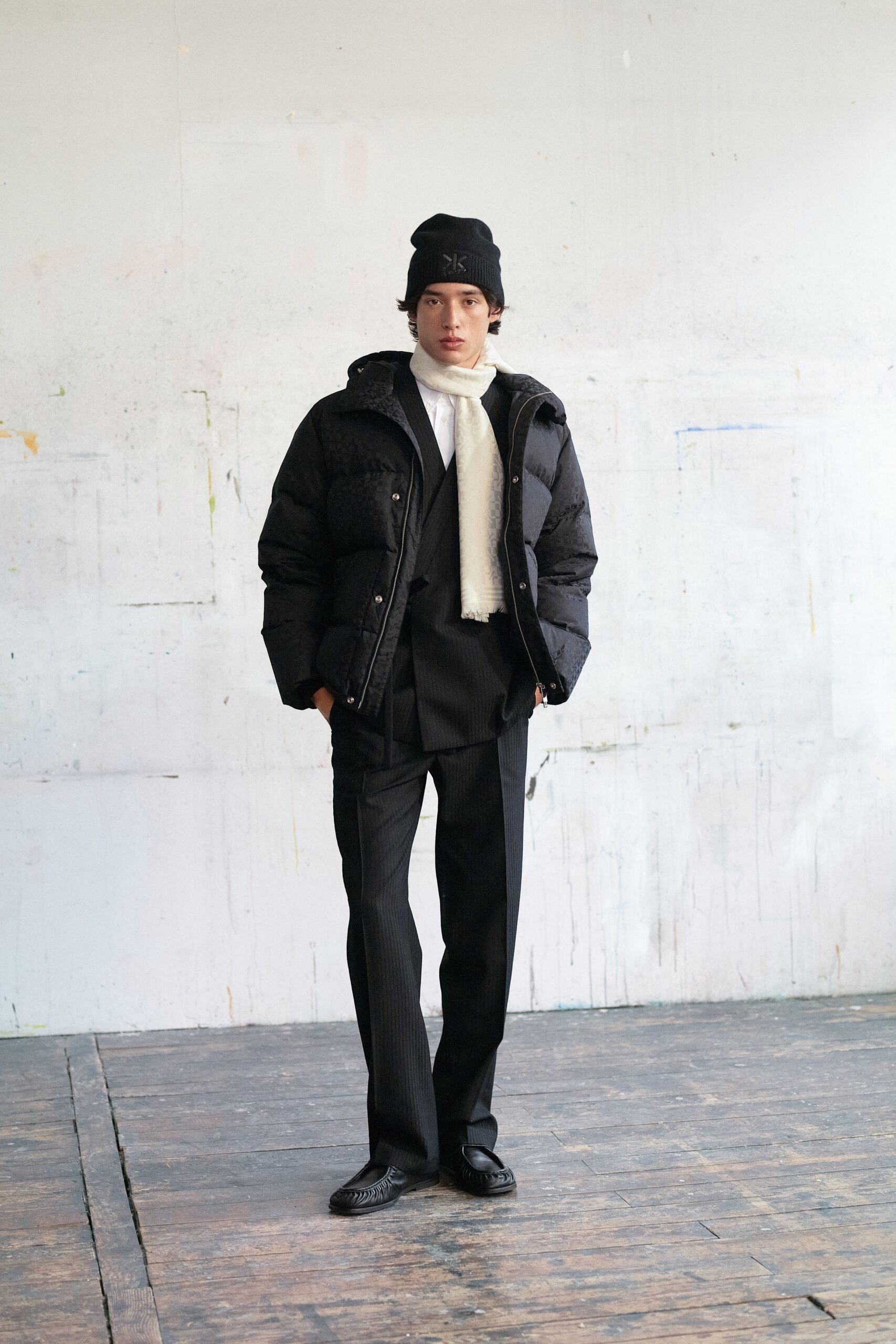 black jersey long-sleeve collared relaxed zippered jacket