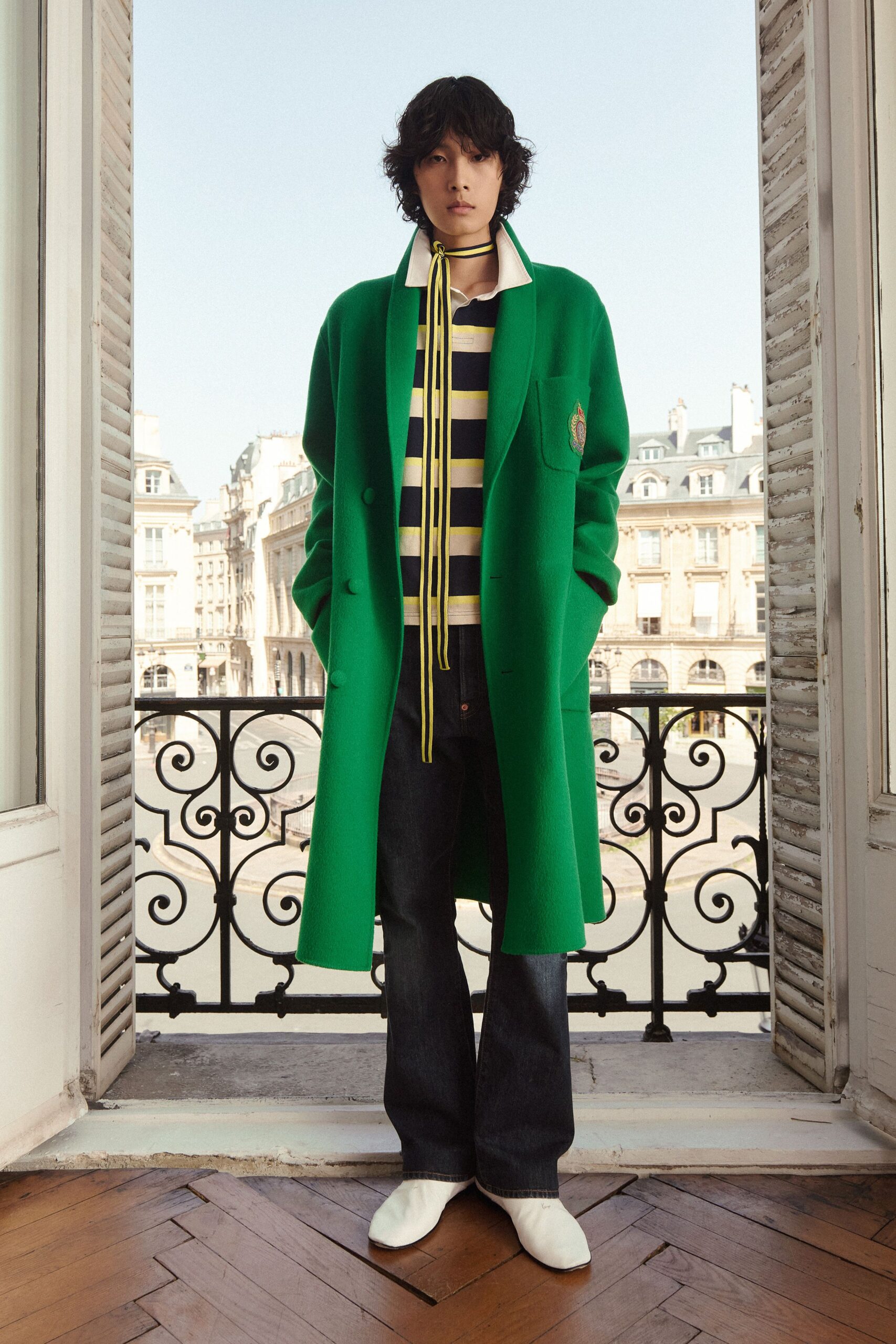 green wool long-sleeve collared relaxed buttoned pockets coat
