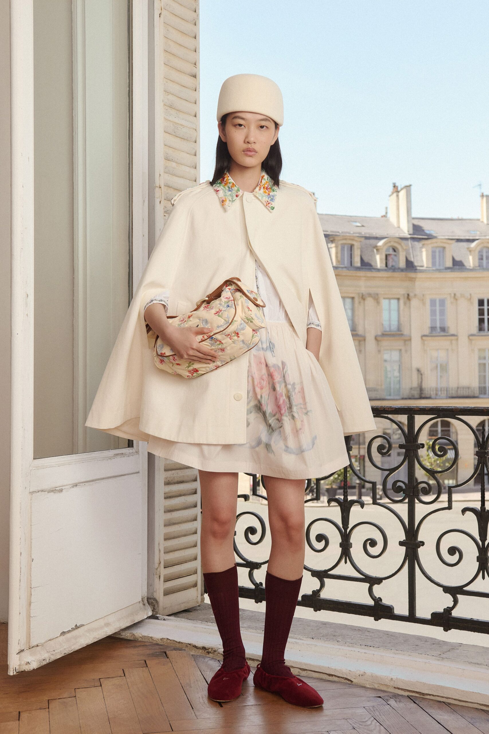 white cotton collared short-sleeve relaxed embroidered cape