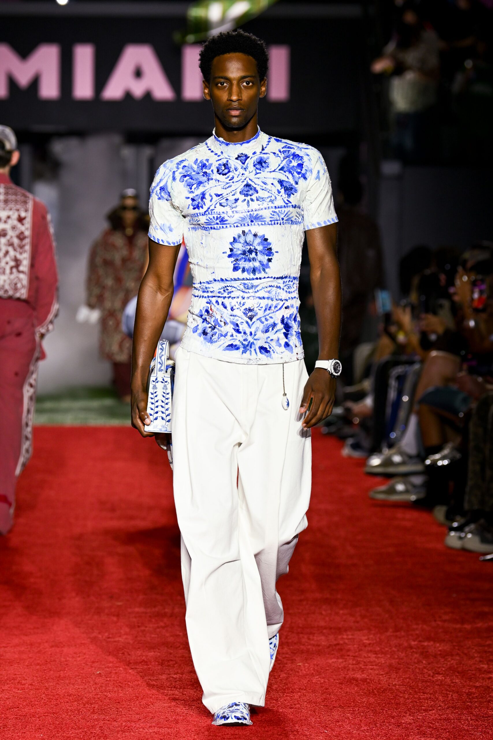 blue cotton short-sleeve collared fitted printed top