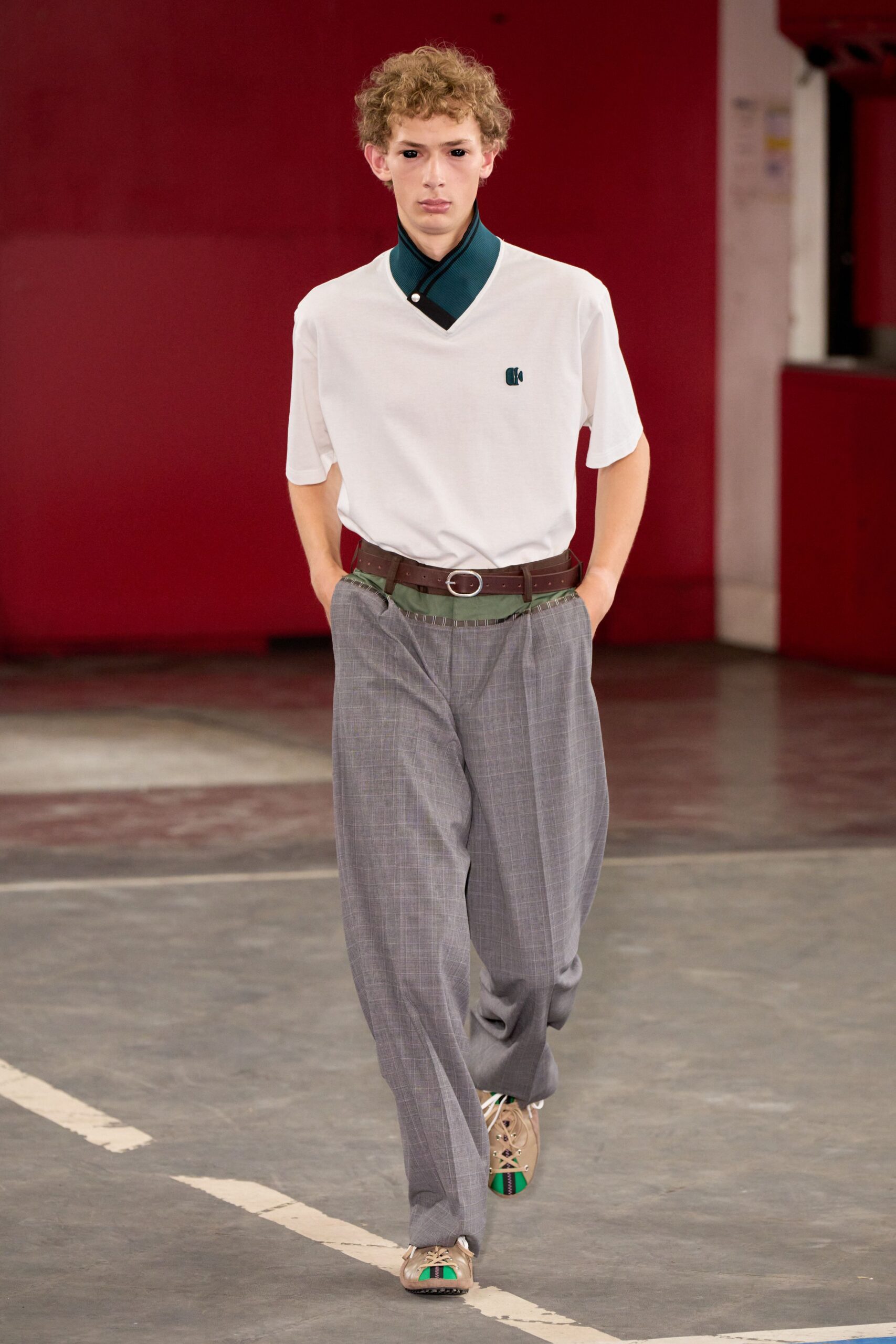gray cotton relaxed high-waisted pleated pants