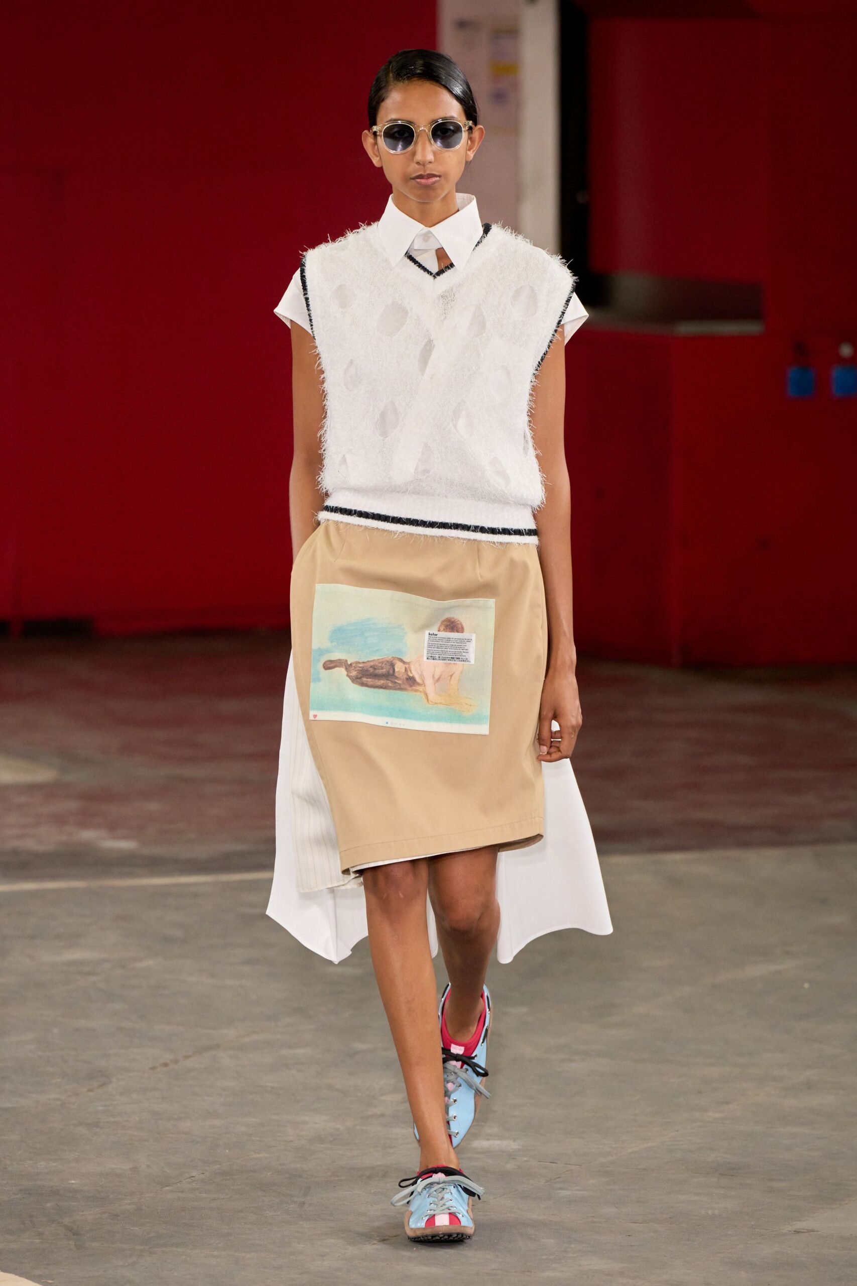 white cotton short-sleeve collared fitted embroidered top