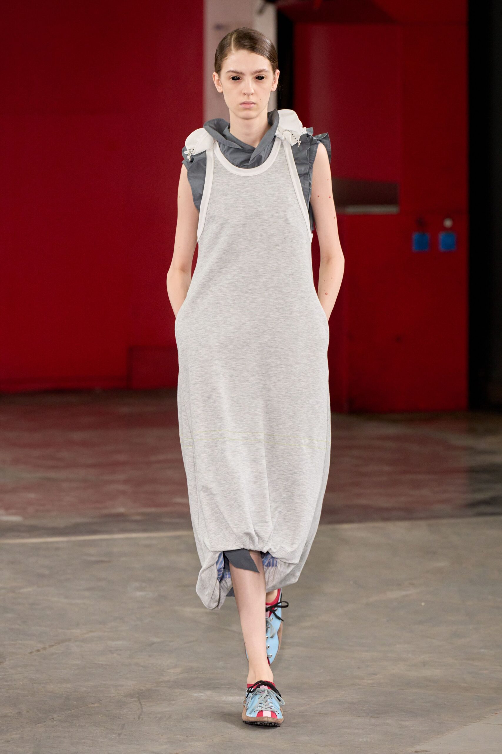 gray relaxed midi dress with multi shoes