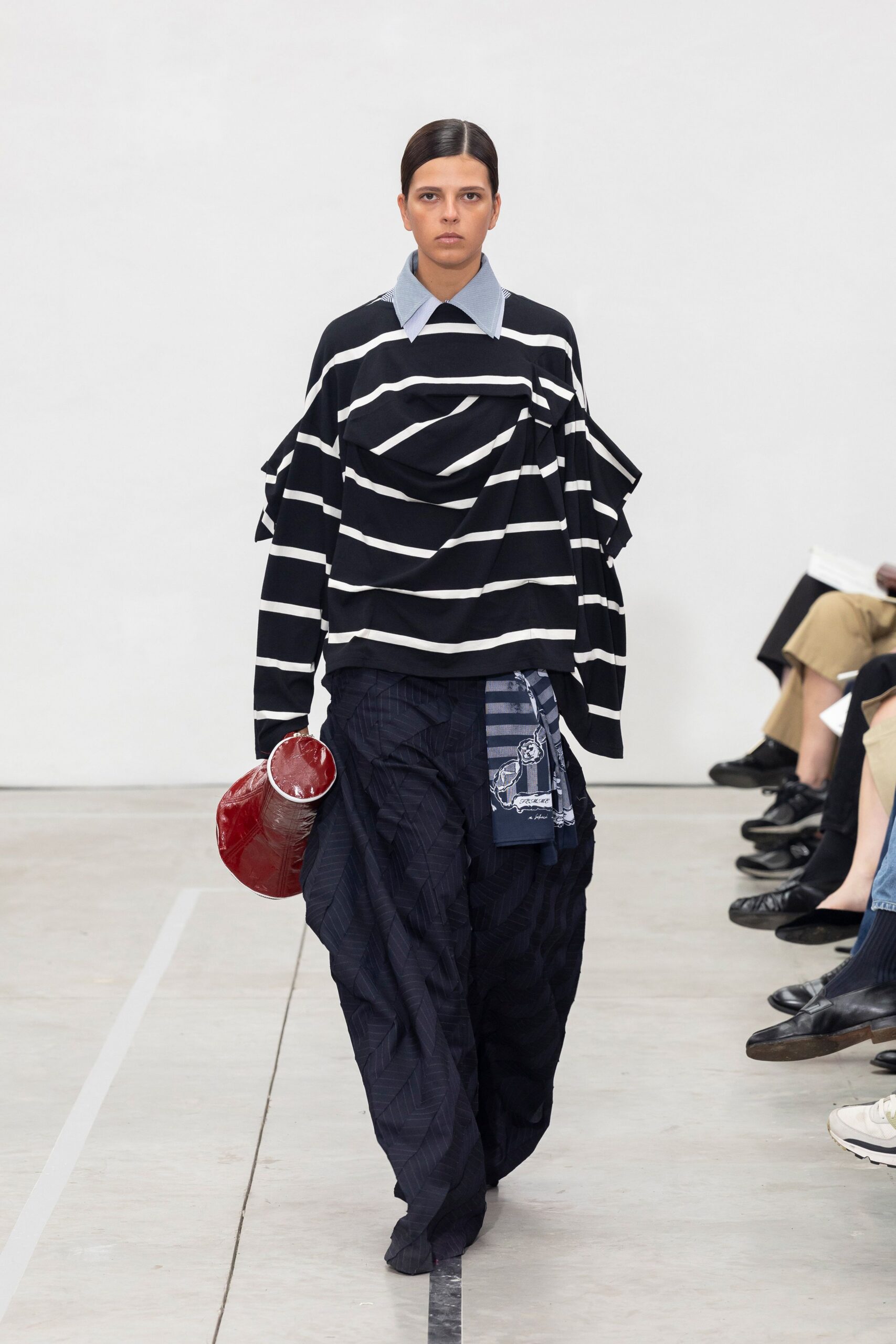 blue cotton relaxed pleated pants