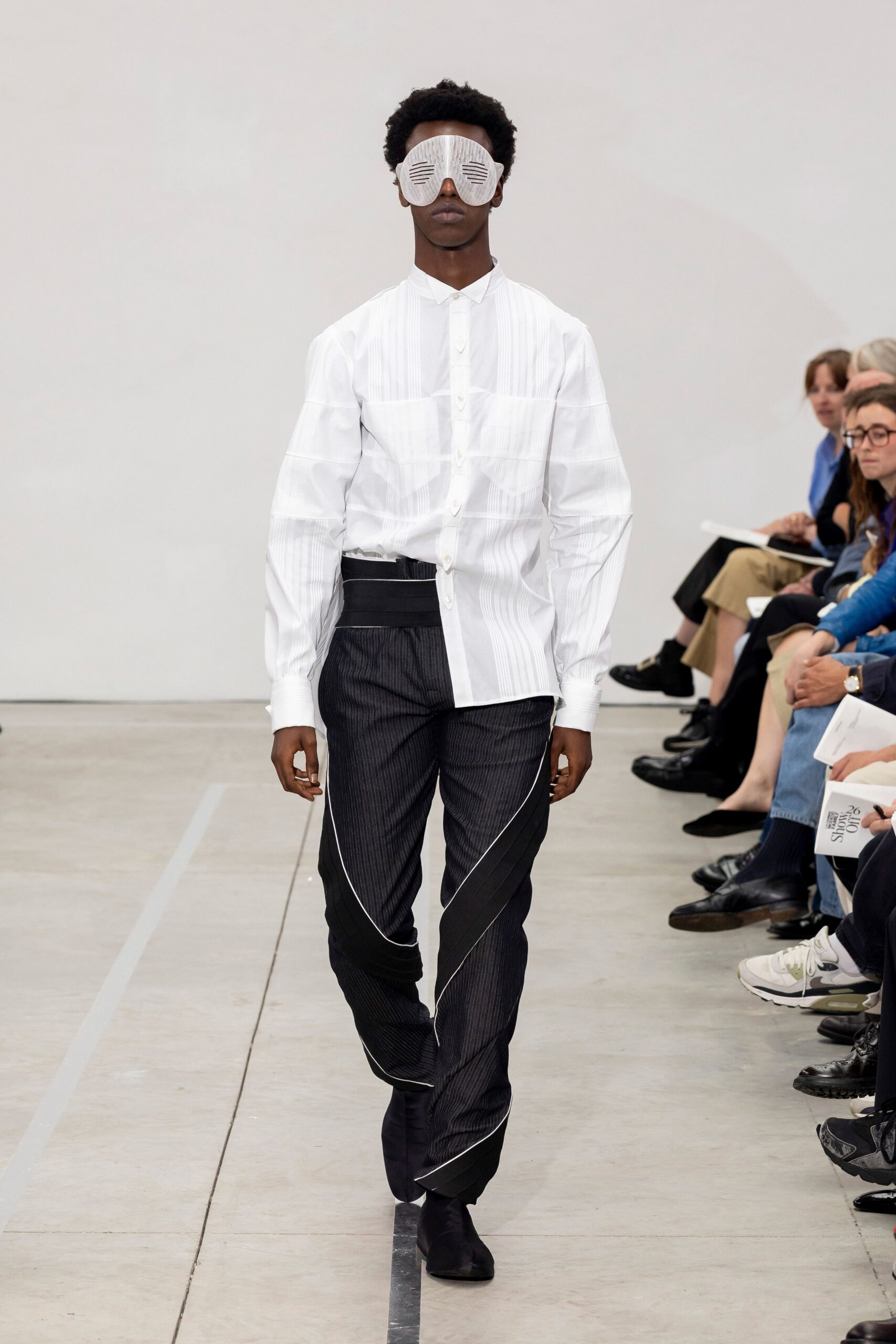 white cotton long-sleeve collared fitted pleated shirt