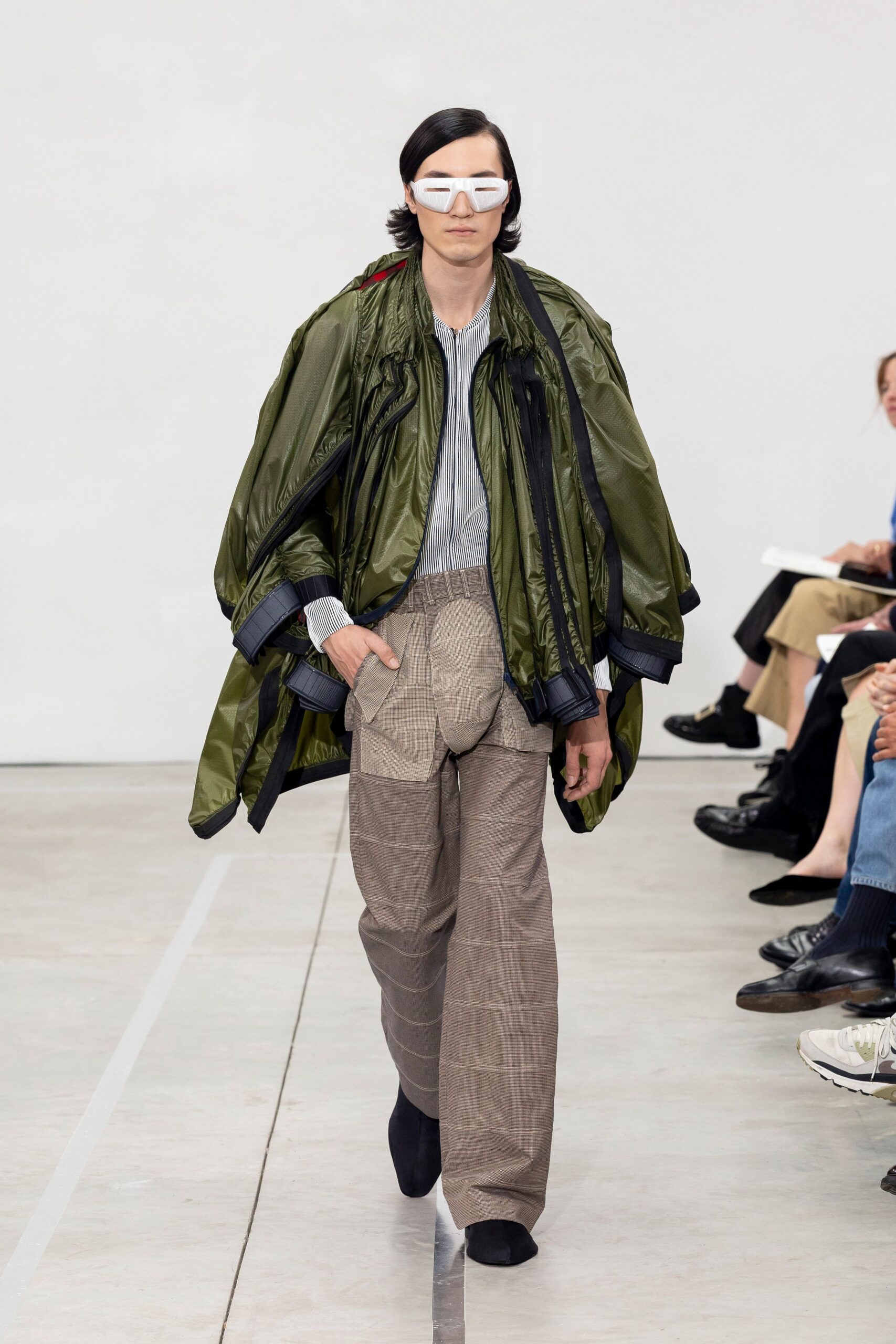 green jersey long-sleeve collared oversized zippered jacket