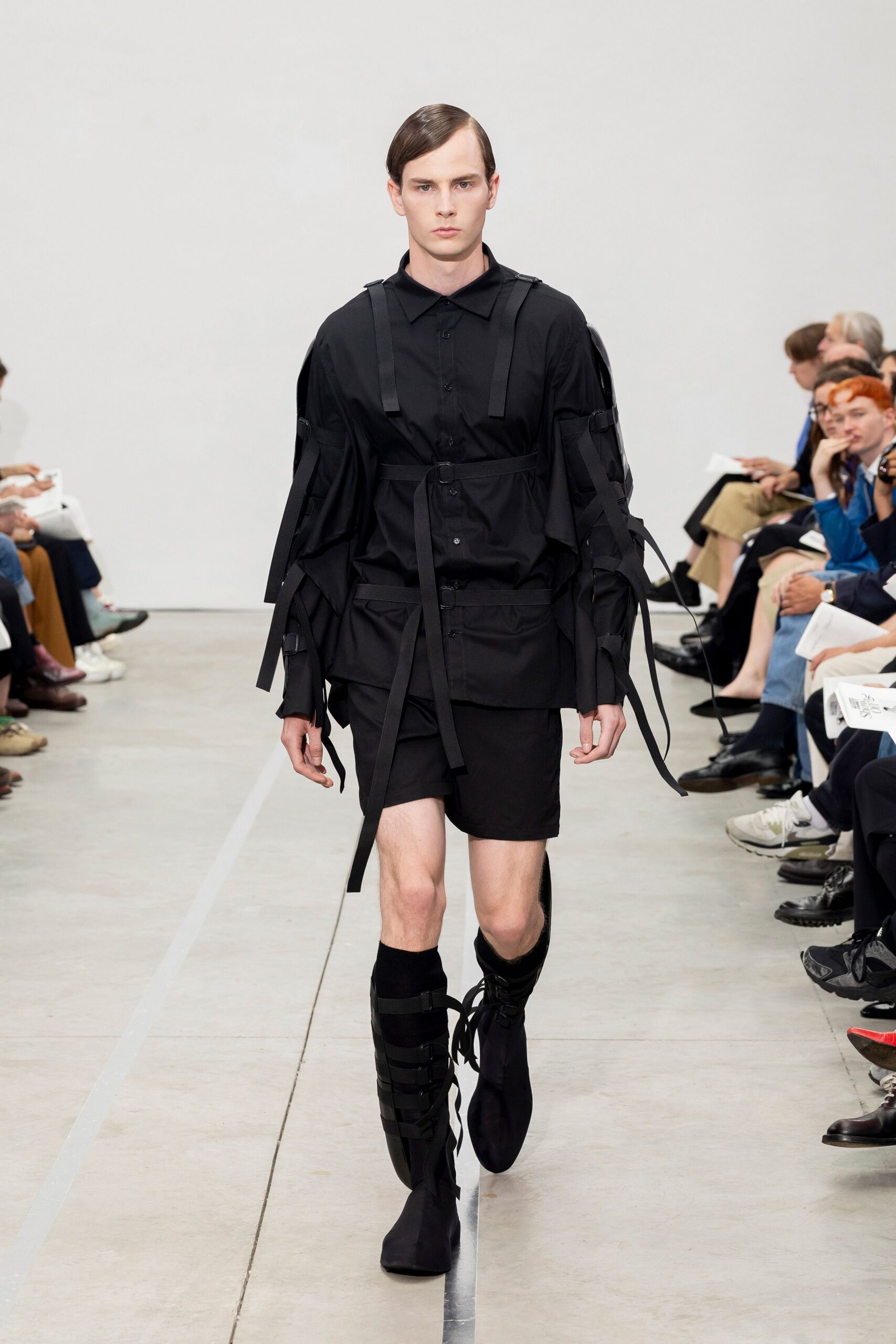black cotton fitted short shorts