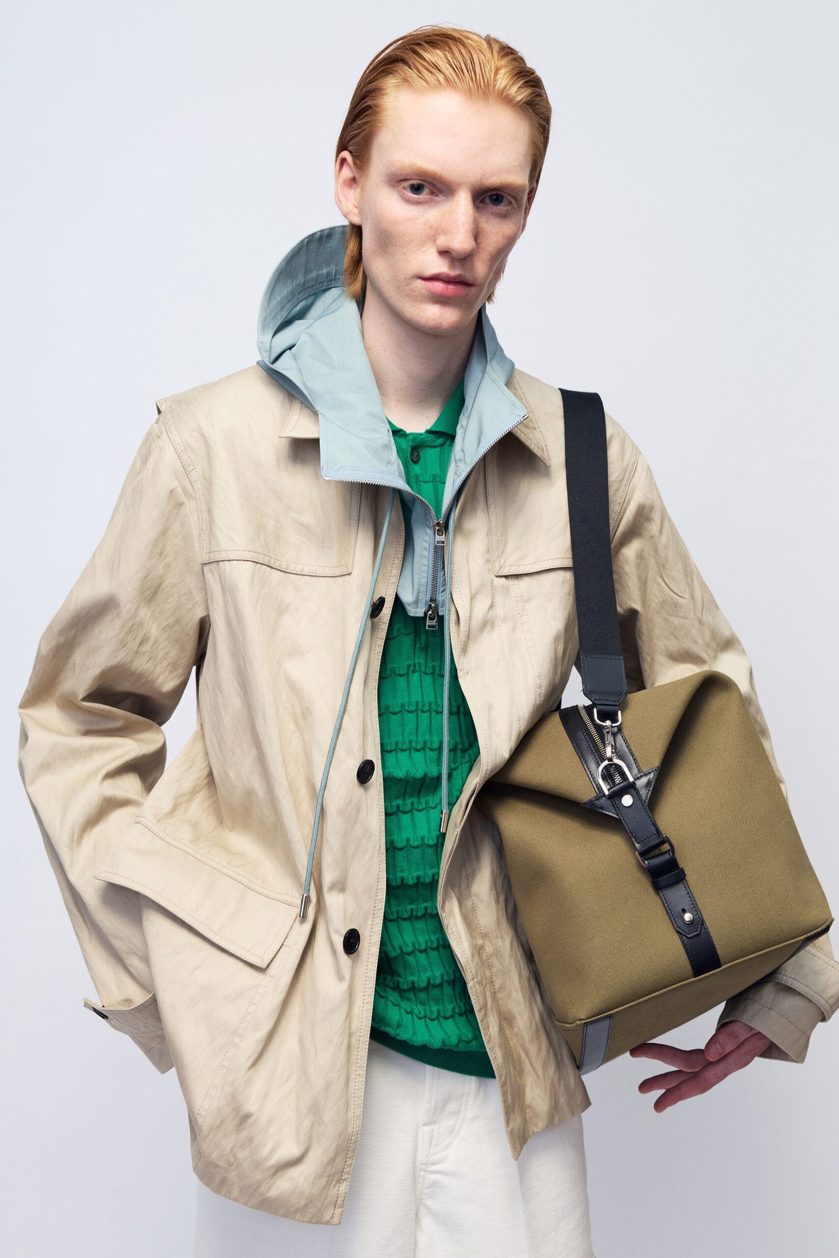 beige cotton long-sleeve collared relaxed zippered jacket
