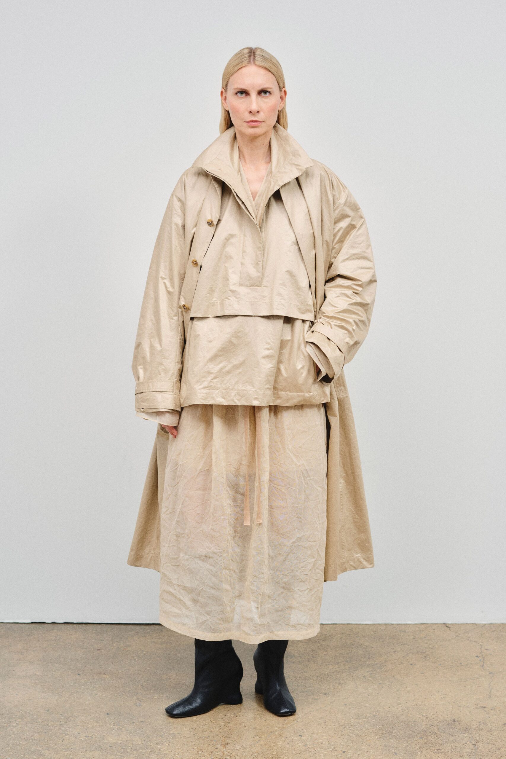 beige cotton long-sleeve collared oversized buttoned coat