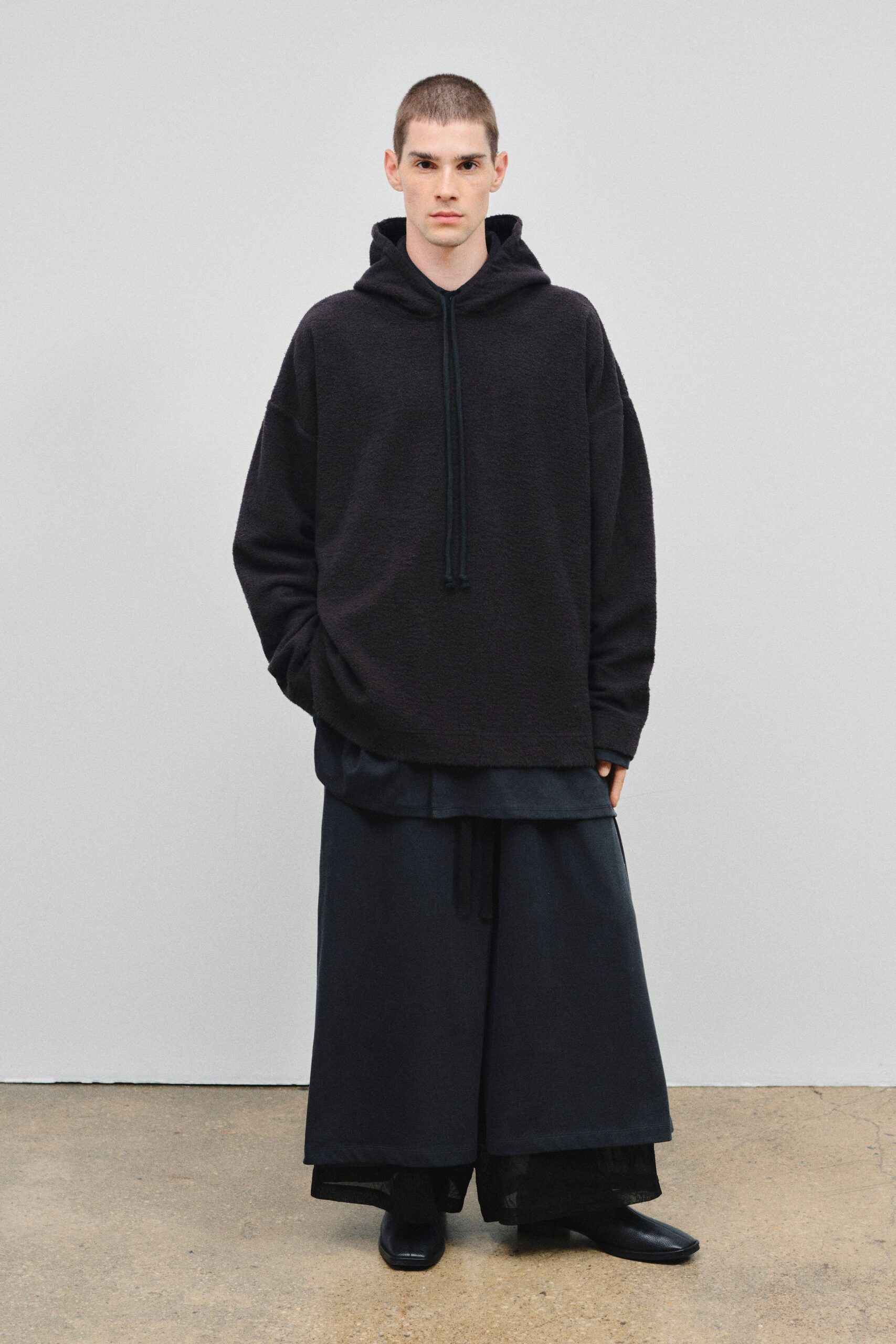 black cotton long-sleeve hooded oversized hoodie