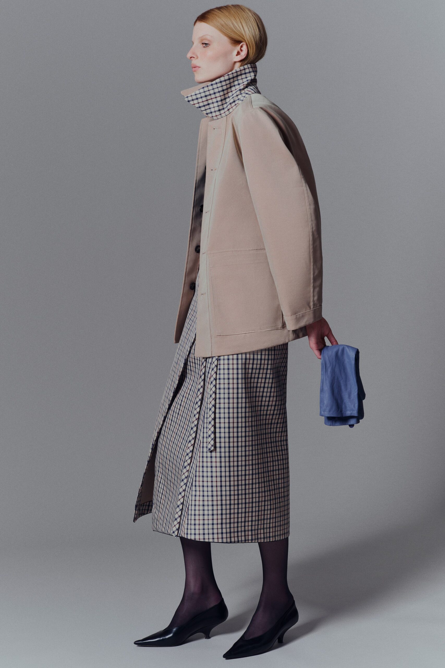 beige cotton long-sleeve collared relaxed buttoned jacket