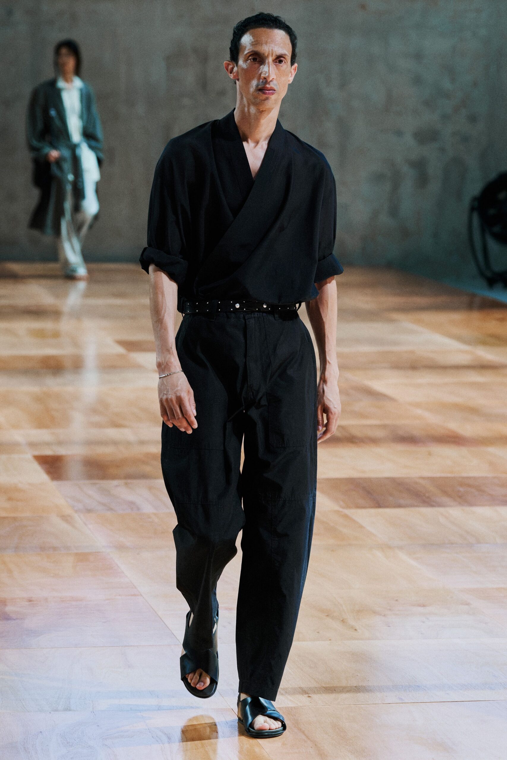 black cotton relaxed pleated pants