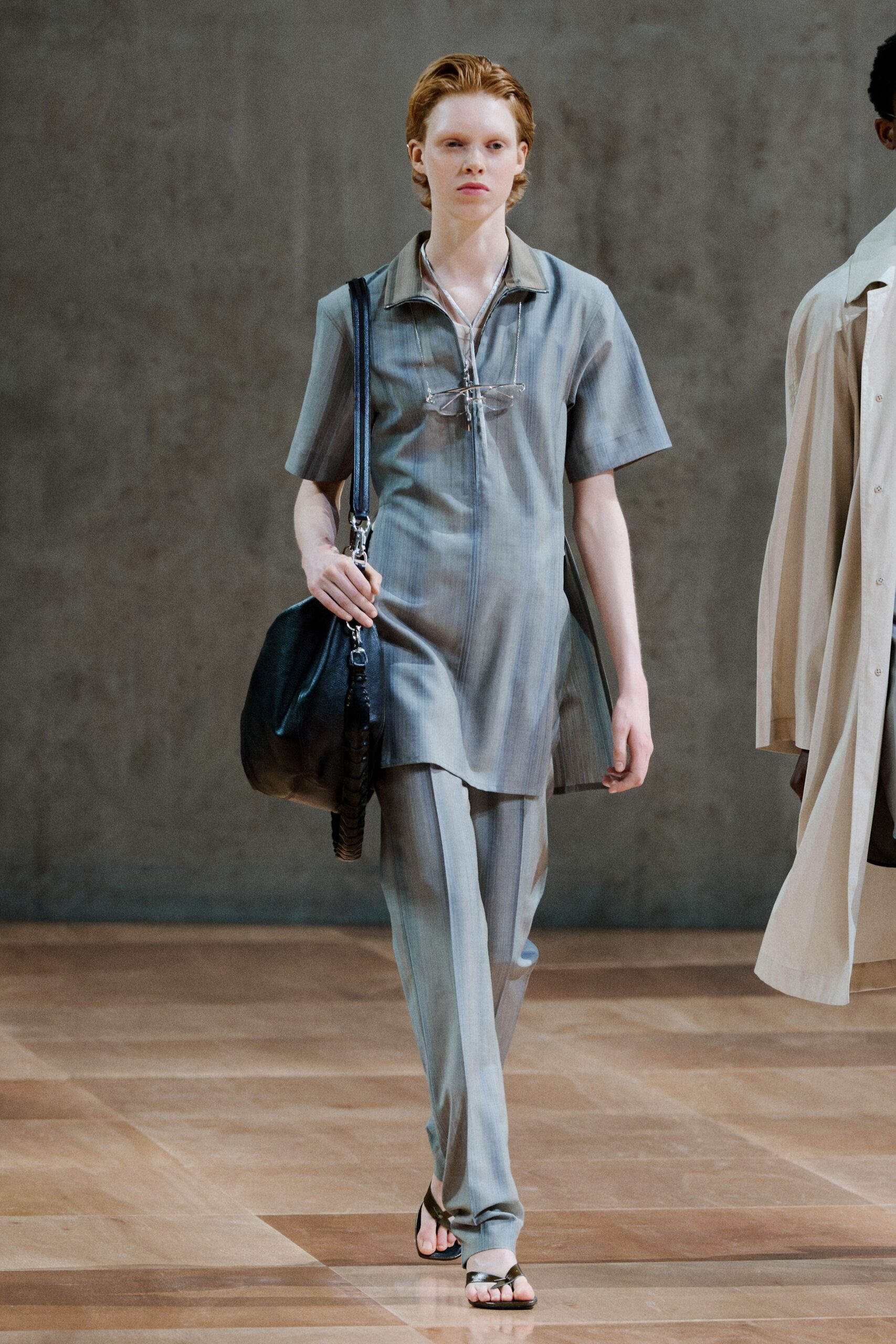 gray cotton short-sleeve collared relaxed pleated shirt
