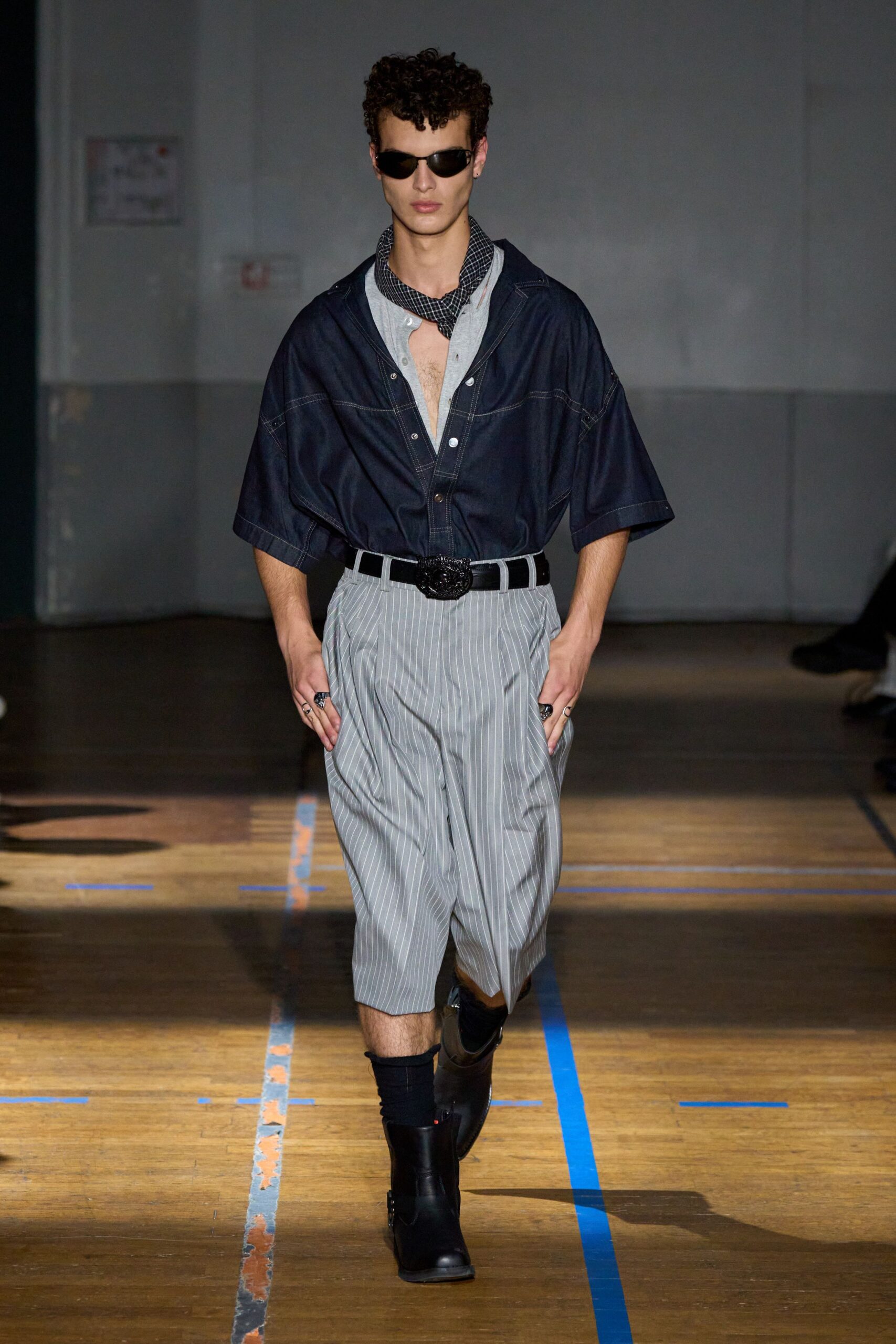 gray cotton relaxed high-waisted pleated pants