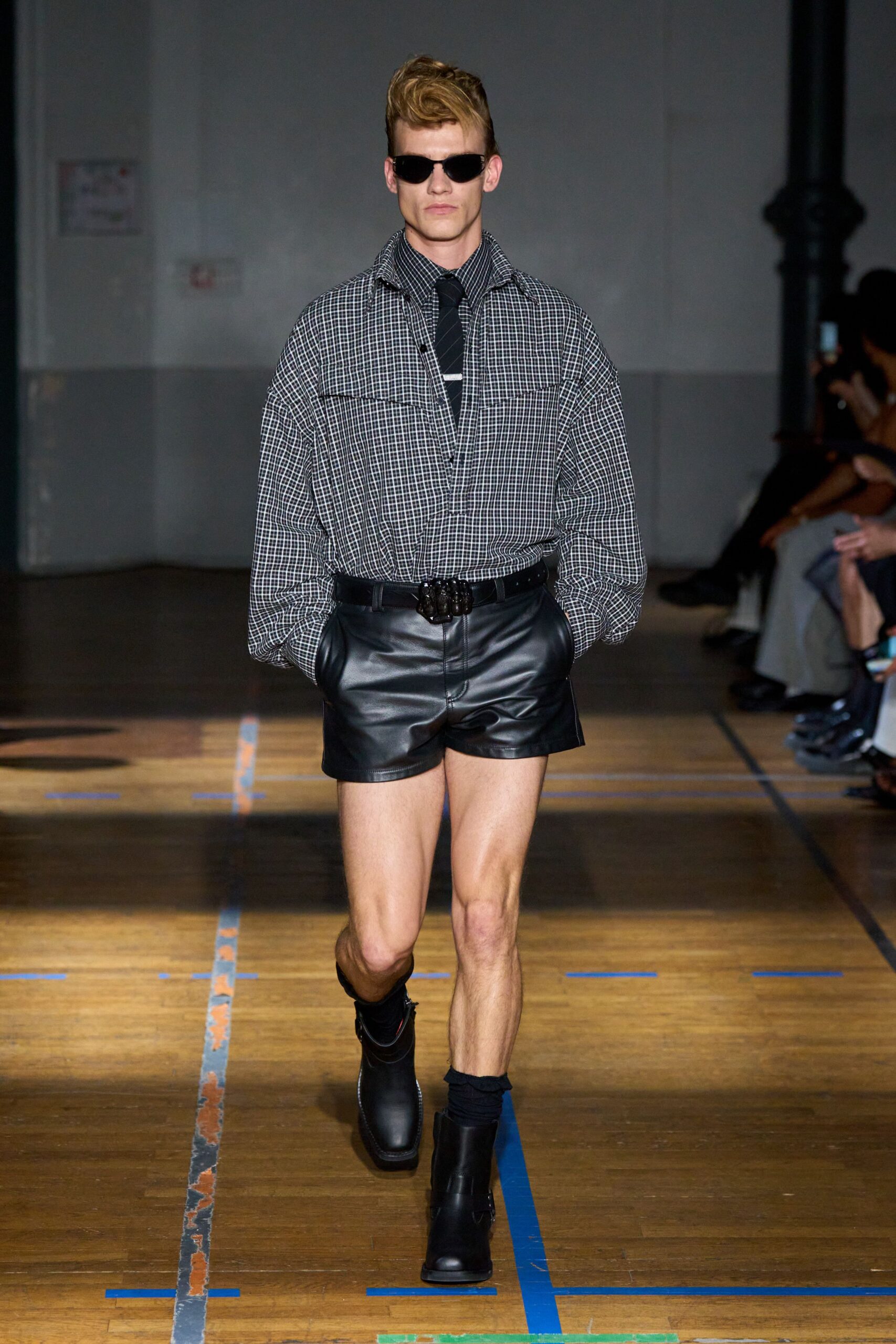 black leather fitted short shorts