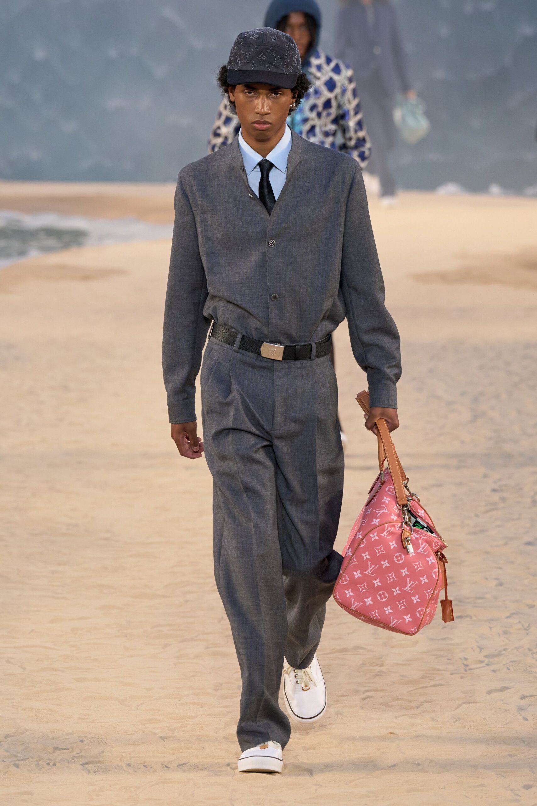 gray cotton long-sleeve collared tailored buttoned suit
