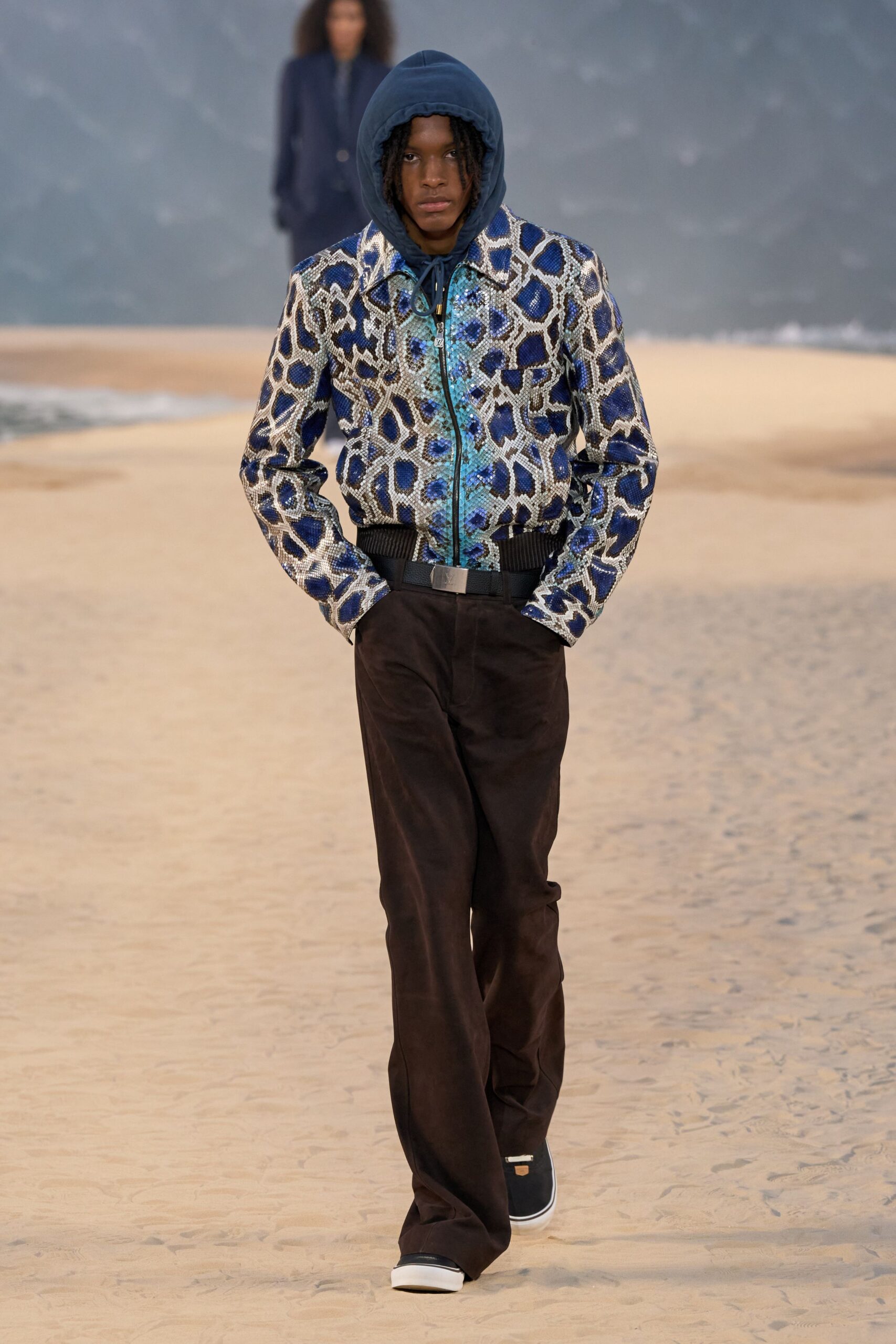 blue cotton long-sleeve collared fitted embroidered jacket