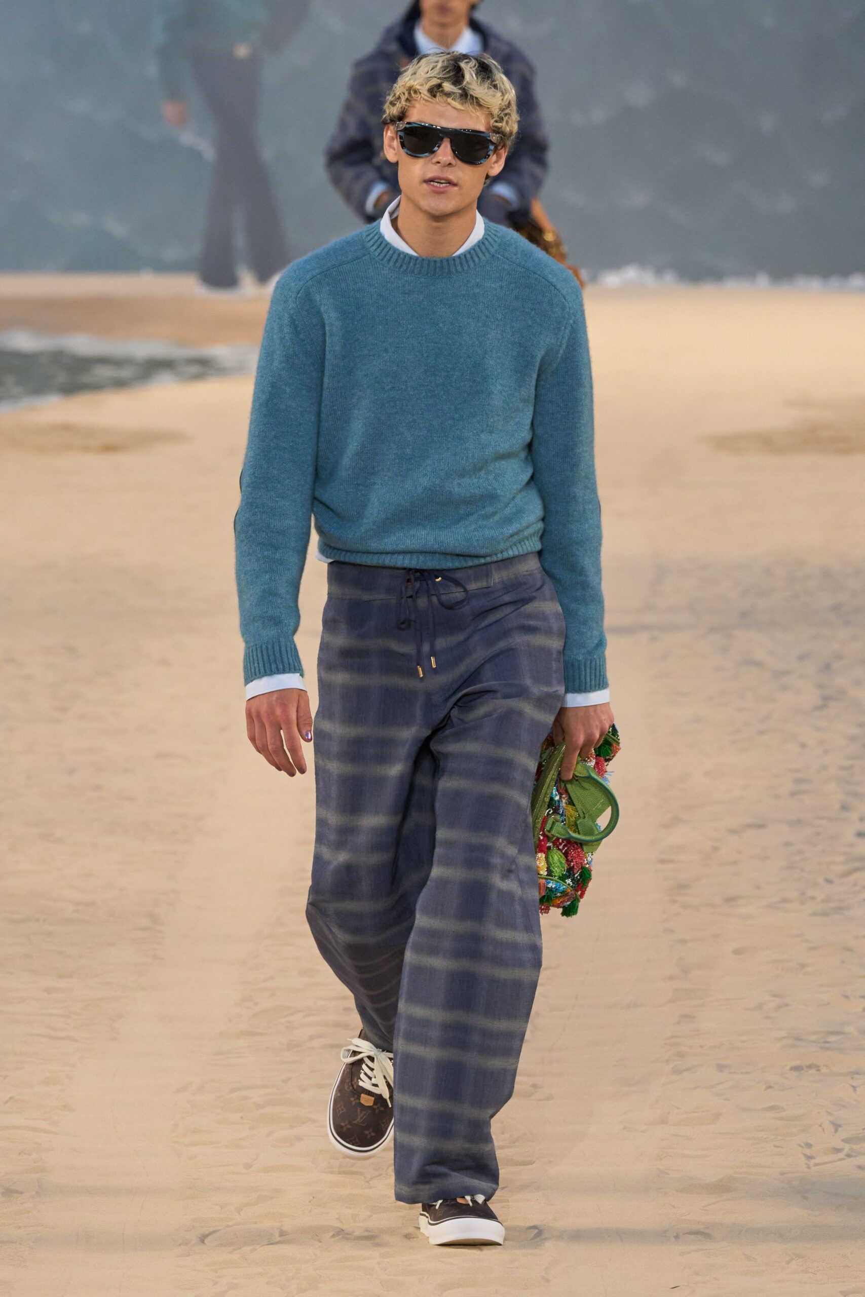 blue wool long-sleeve collared fitted sweater