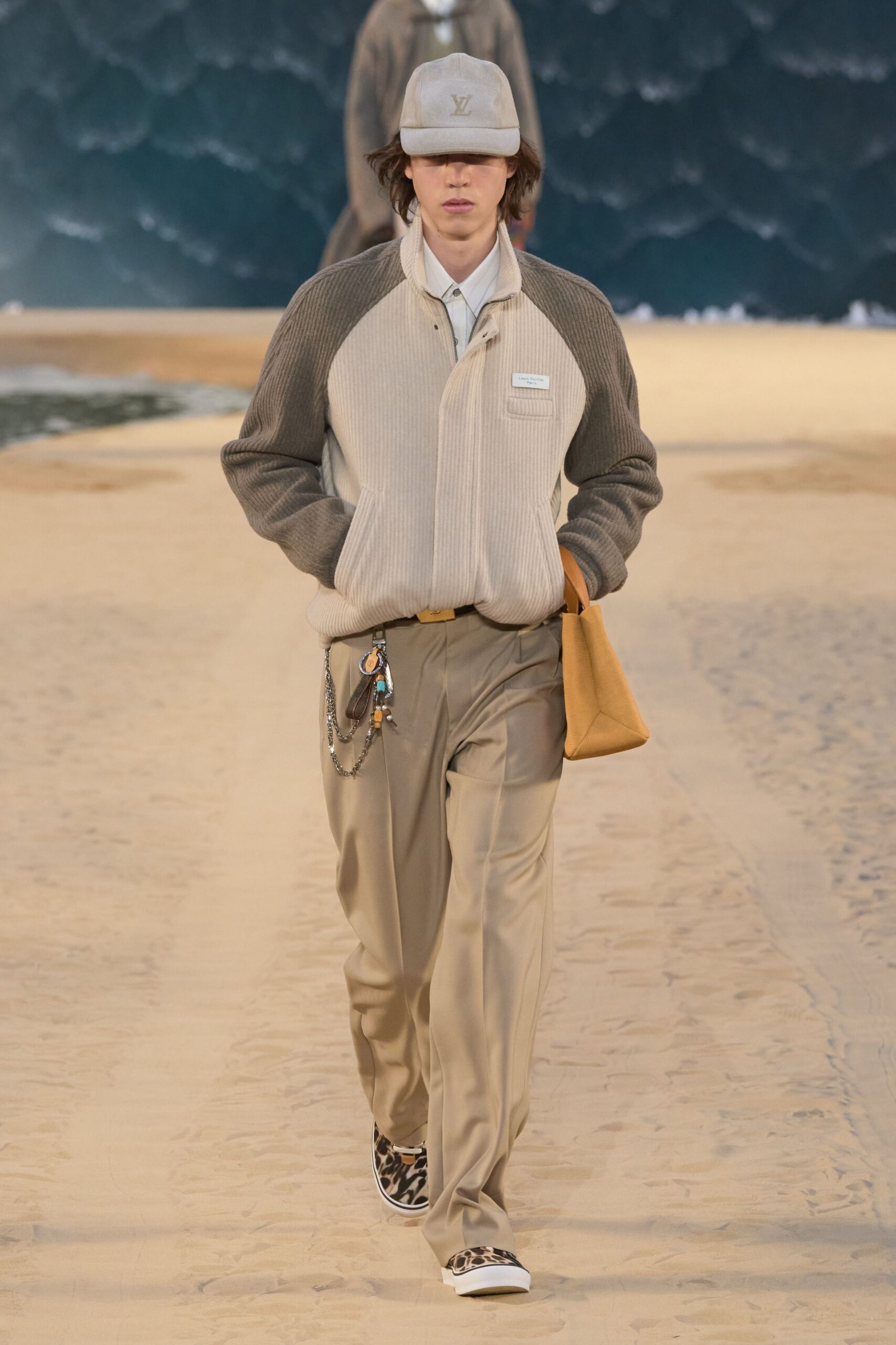 beige cotton long-sleeve collared relaxed zippered jacket