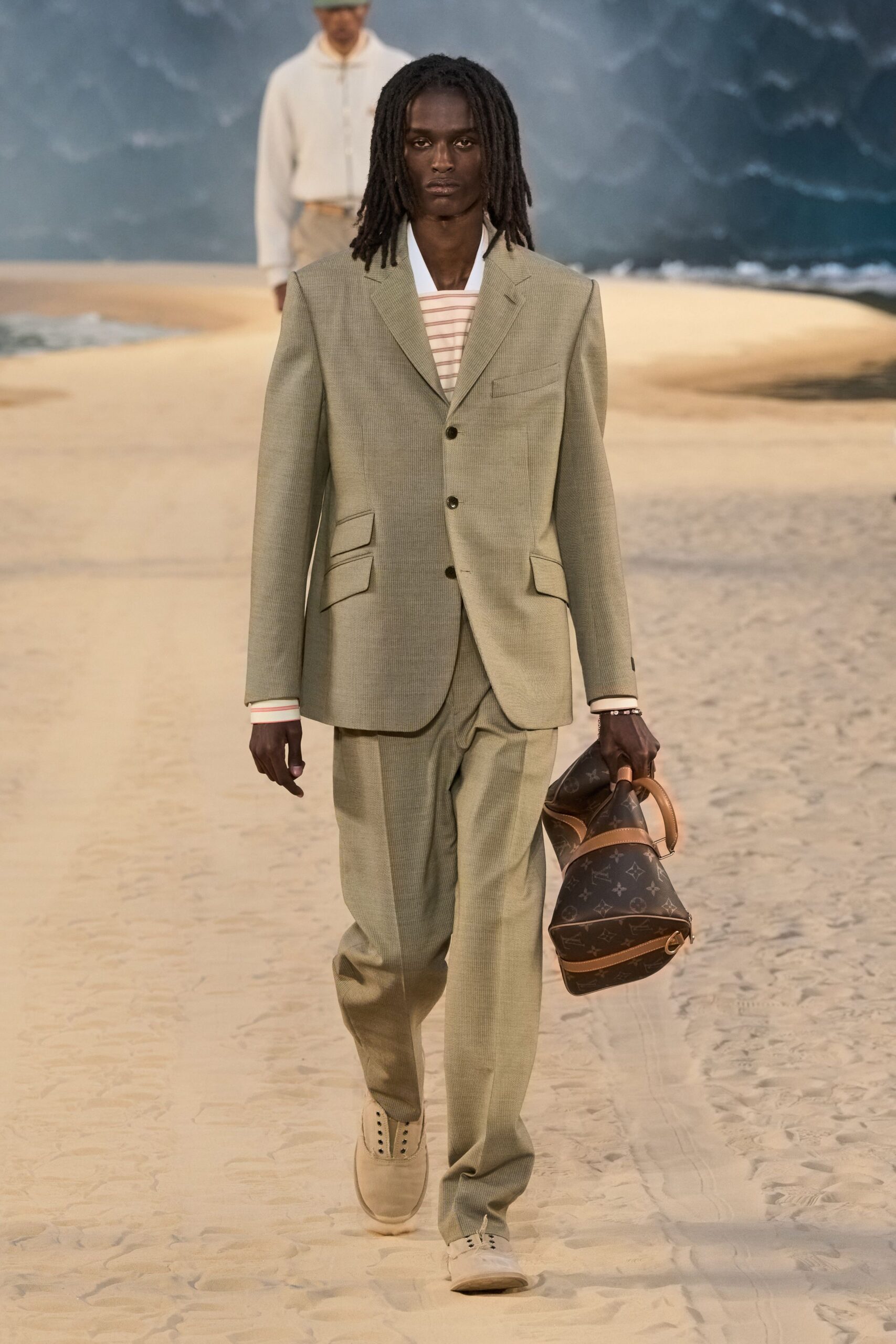 green cotton long-sleeve collared tailored buttoned suit