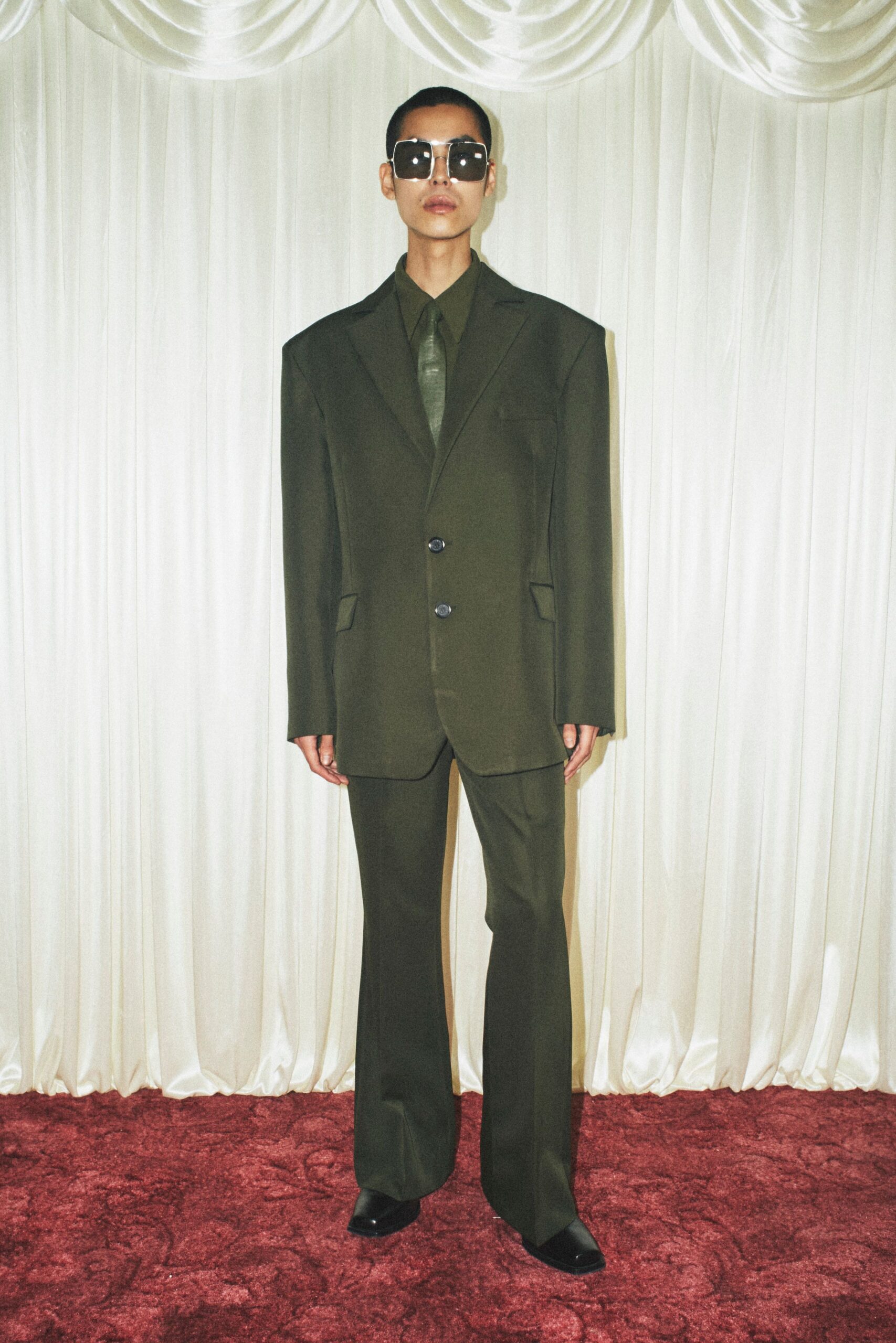 green wool long-sleeve collared tailored buttoned straight-leg suit