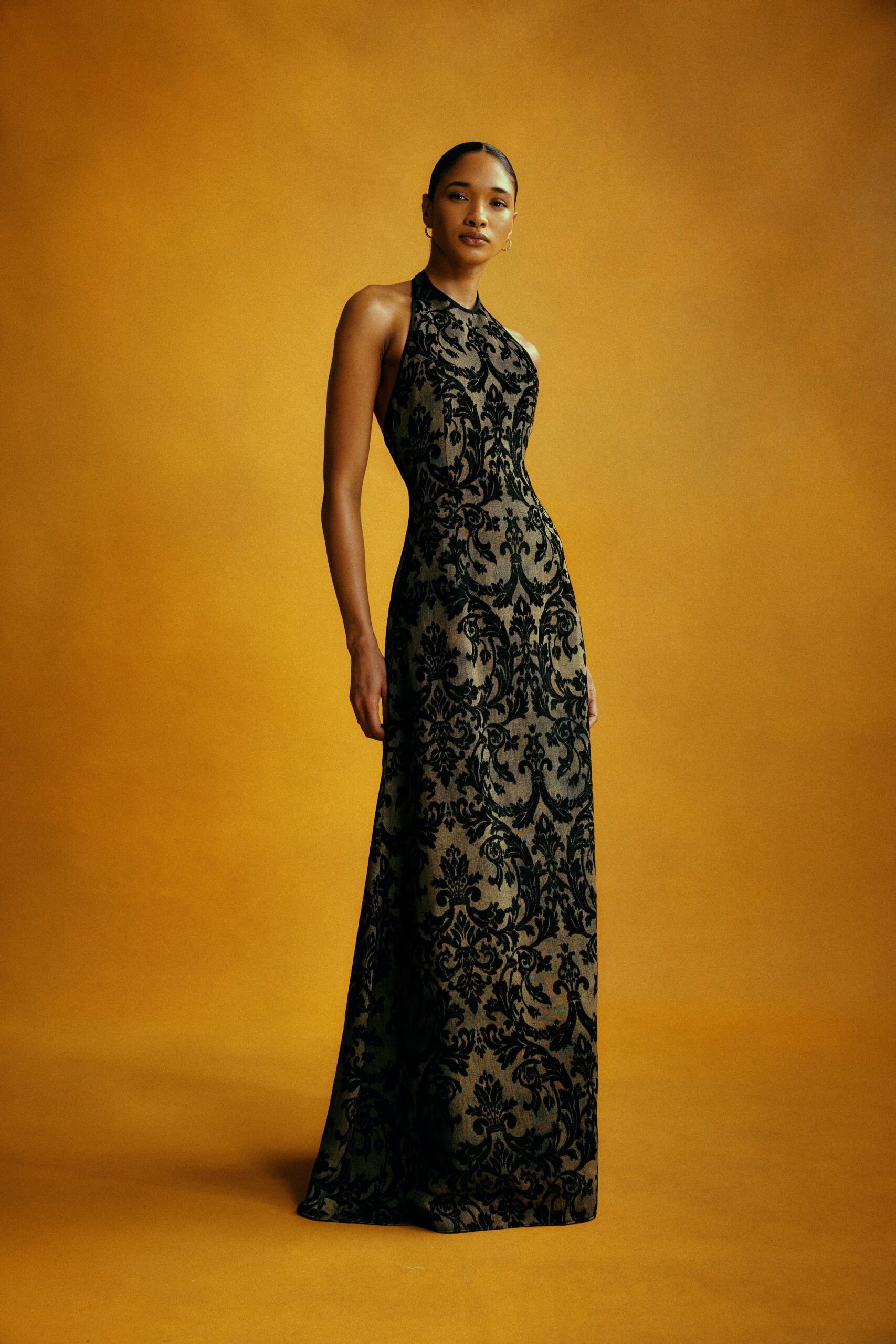 black lace sleeveless gown