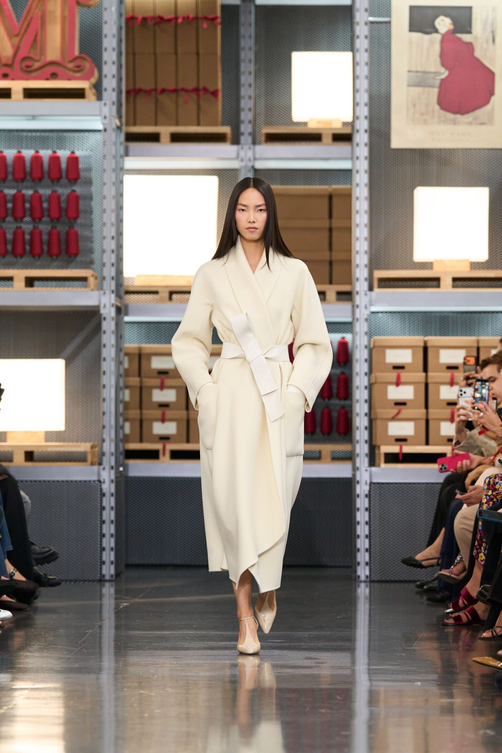 white wool long-sleeve collared fitted belted coat
