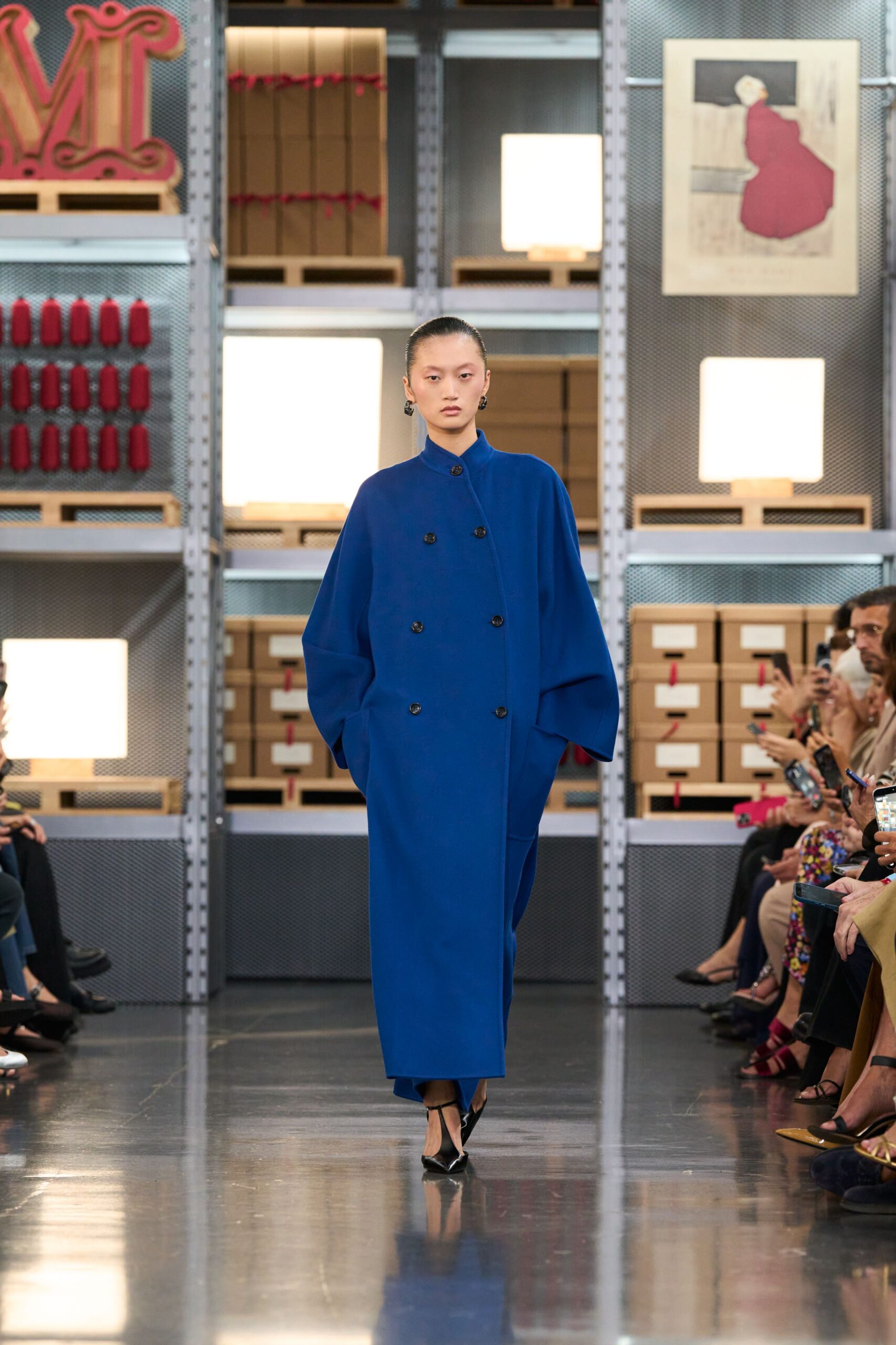 blue long-sleeve collared oversized pockets coat