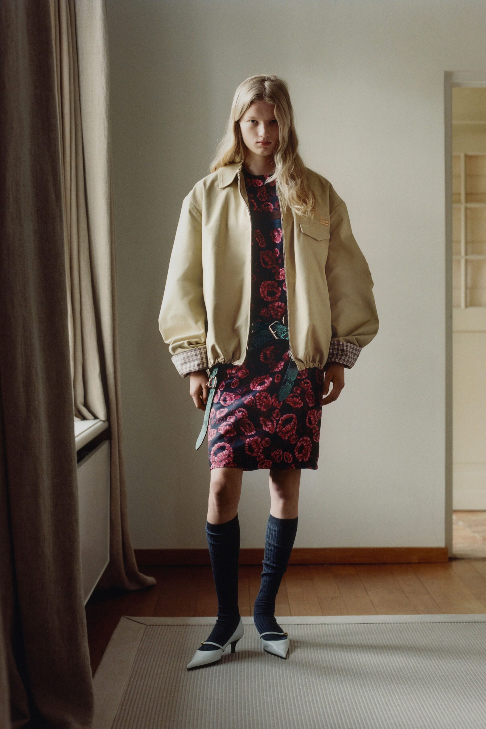 beige cotton long-sleeve collared oversized buttoned jacket