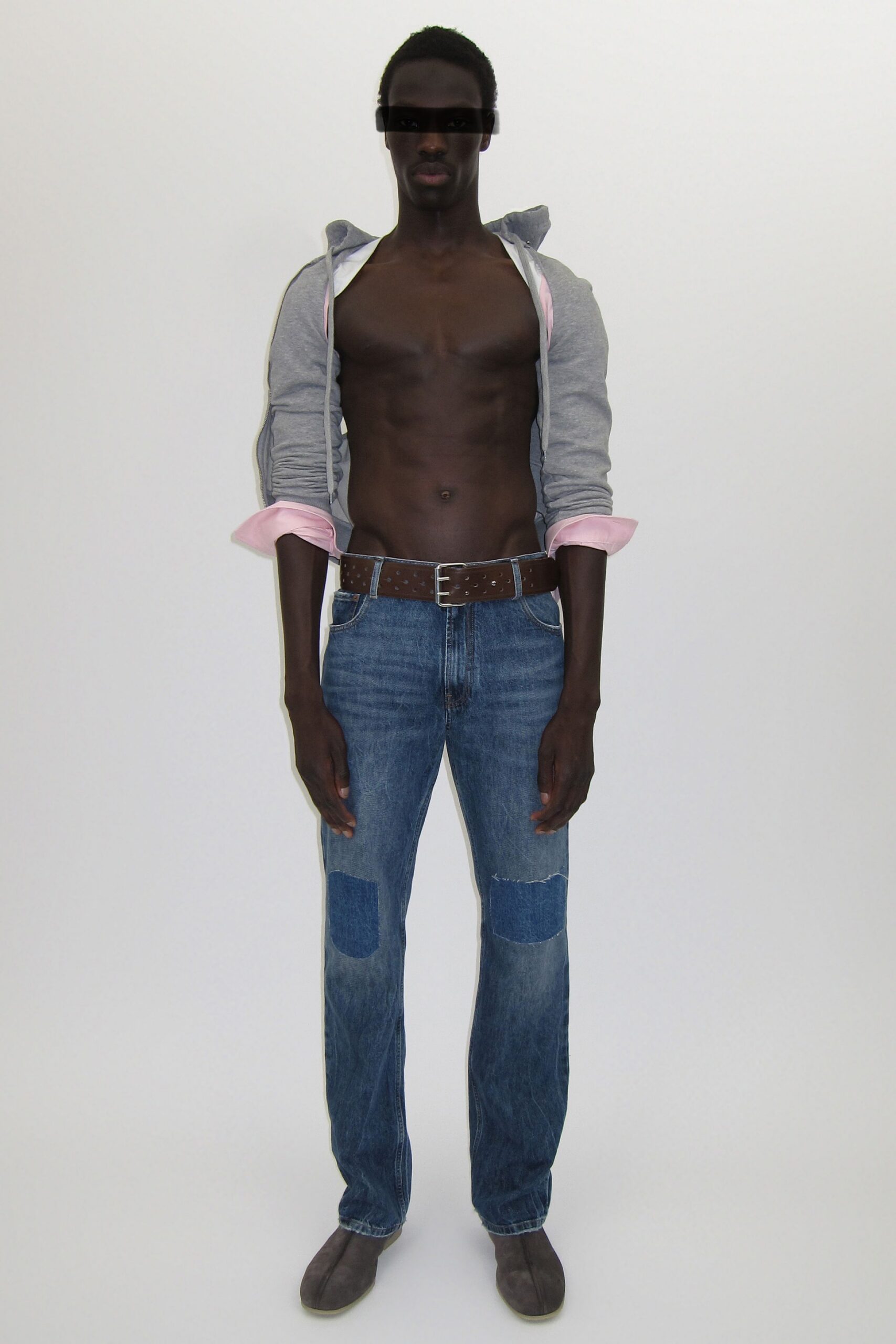 gray cotton long-sleeve collared relaxed buttoned shirt