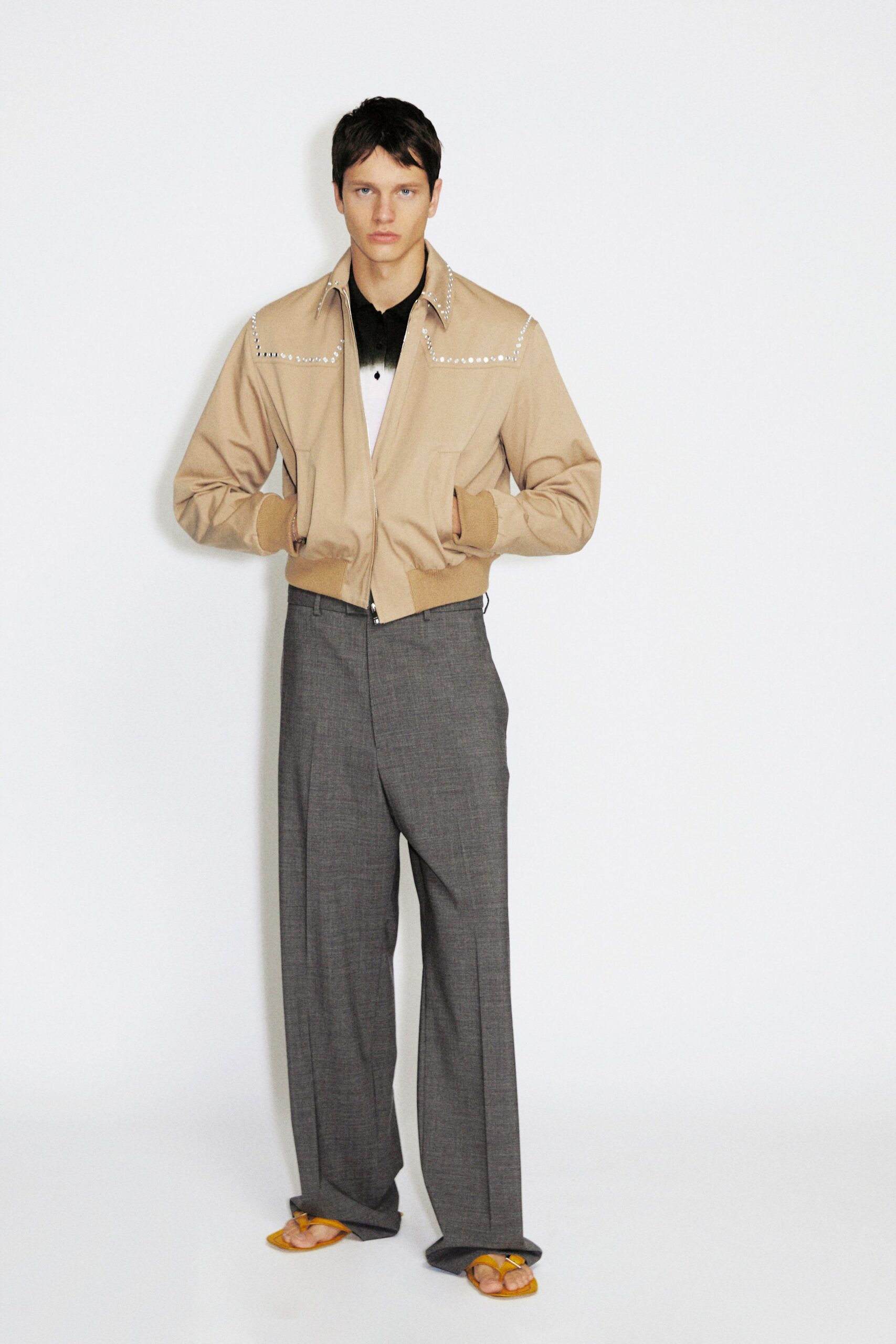 beige cotton long-sleeve collared fitted buttoned zippered jacket