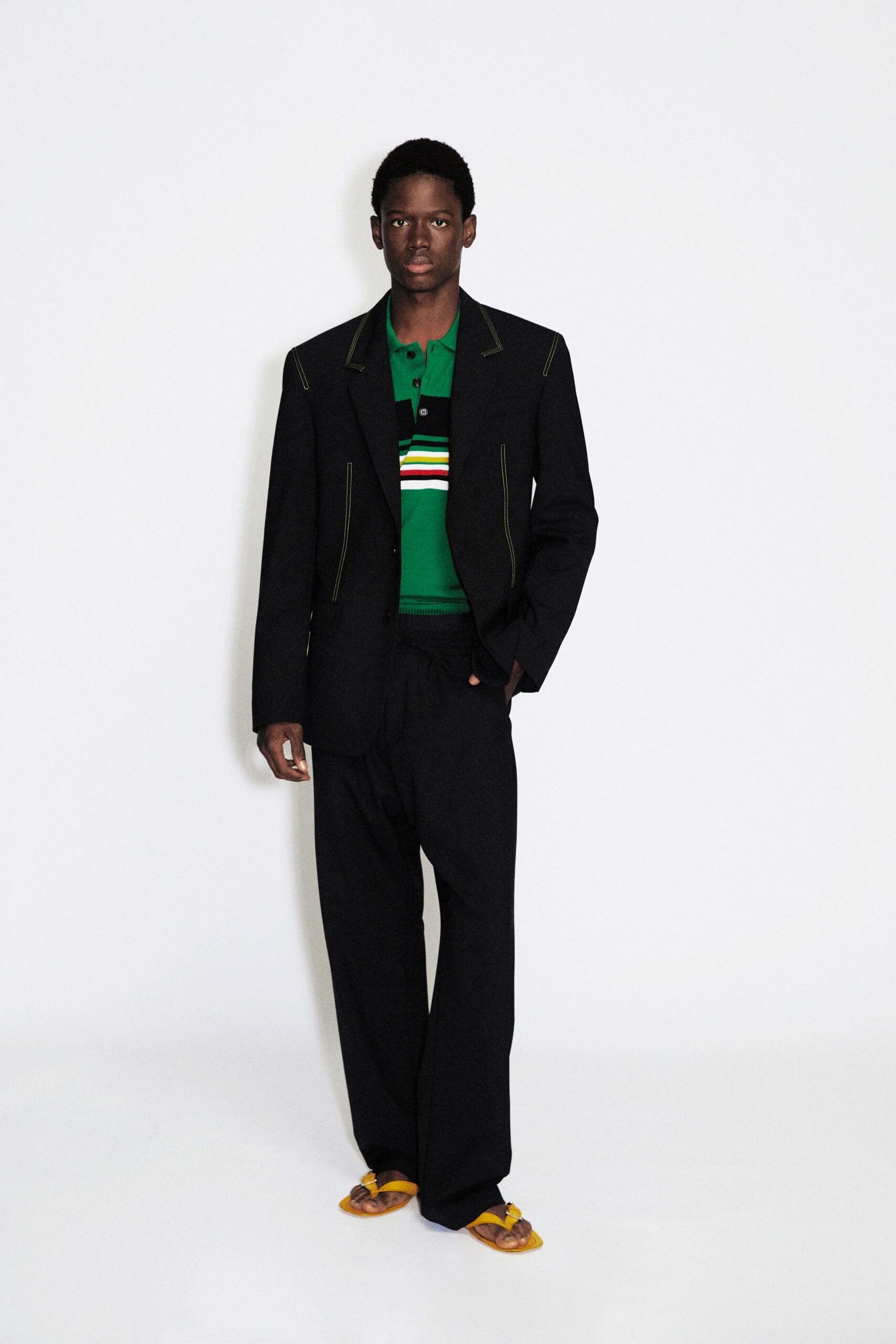 black long-sleeve collared structured buttoned blazer