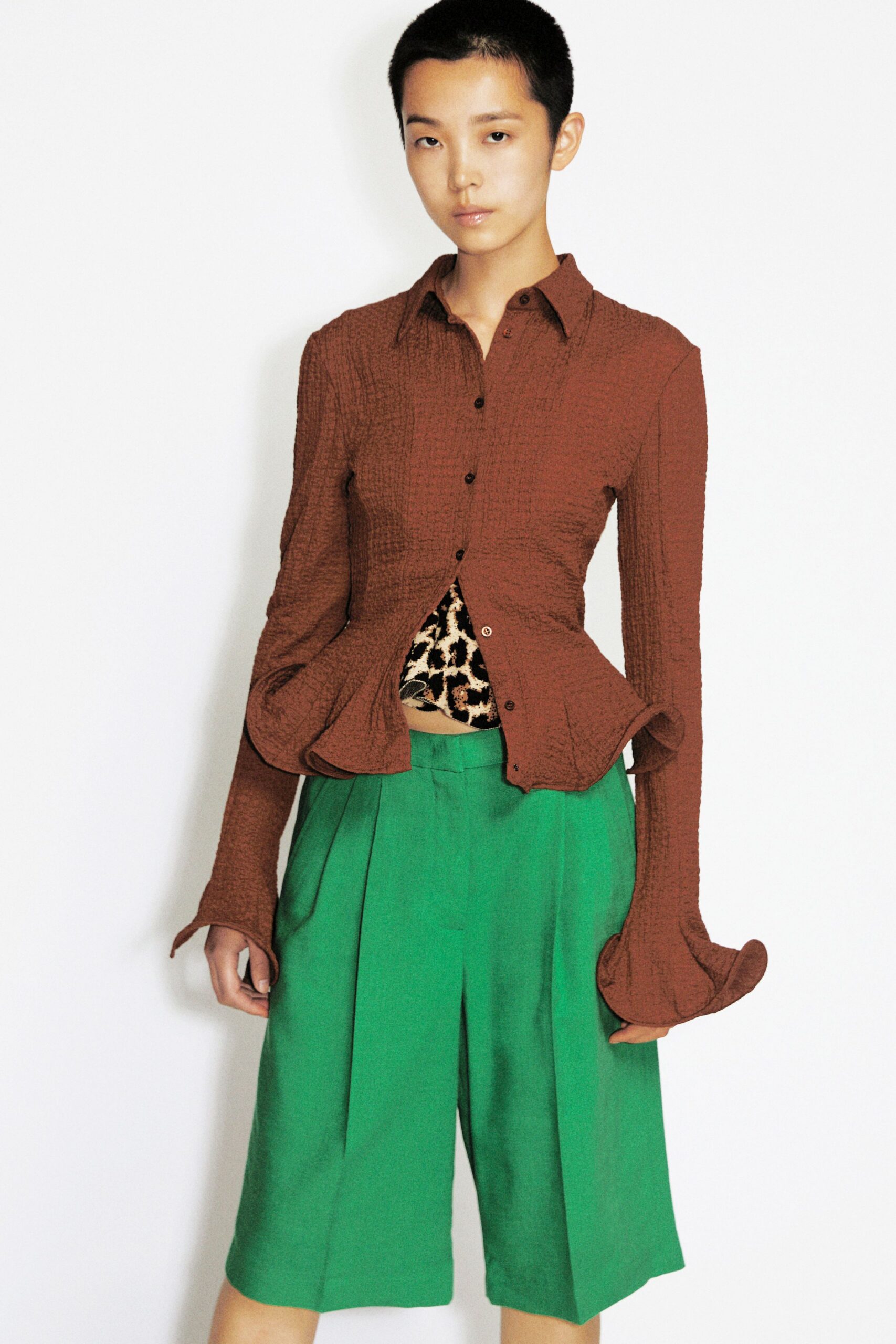 brown cotton long-sleeve collared fitted pleated shirt