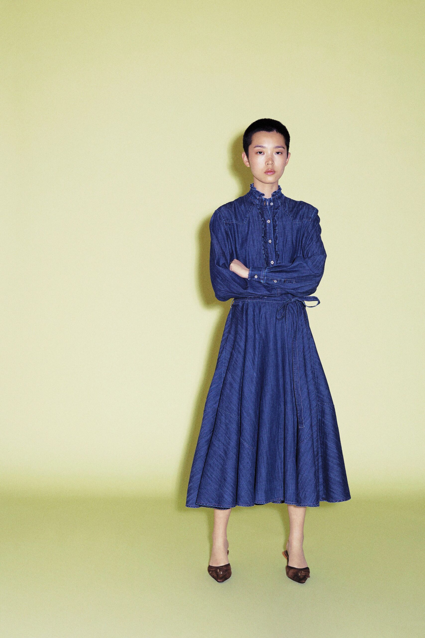 blue cotton long-sleeve collared fitted buttoned pleated dress