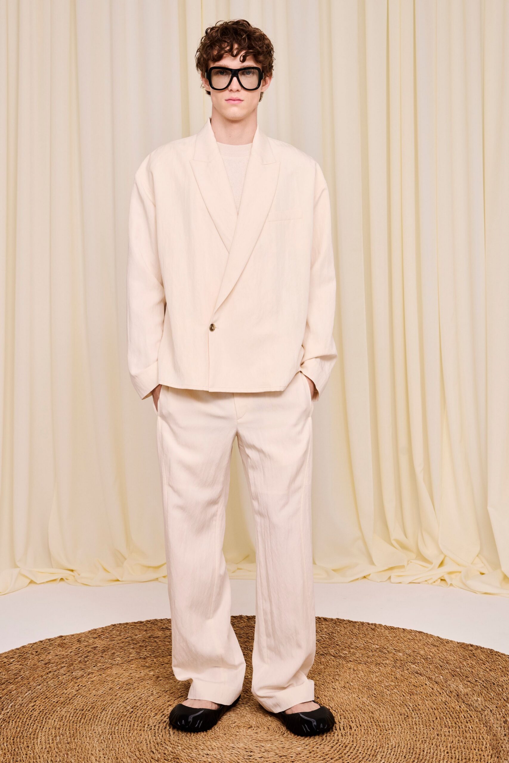 beige cotton long-sleeve collared relaxed buttoned blazer