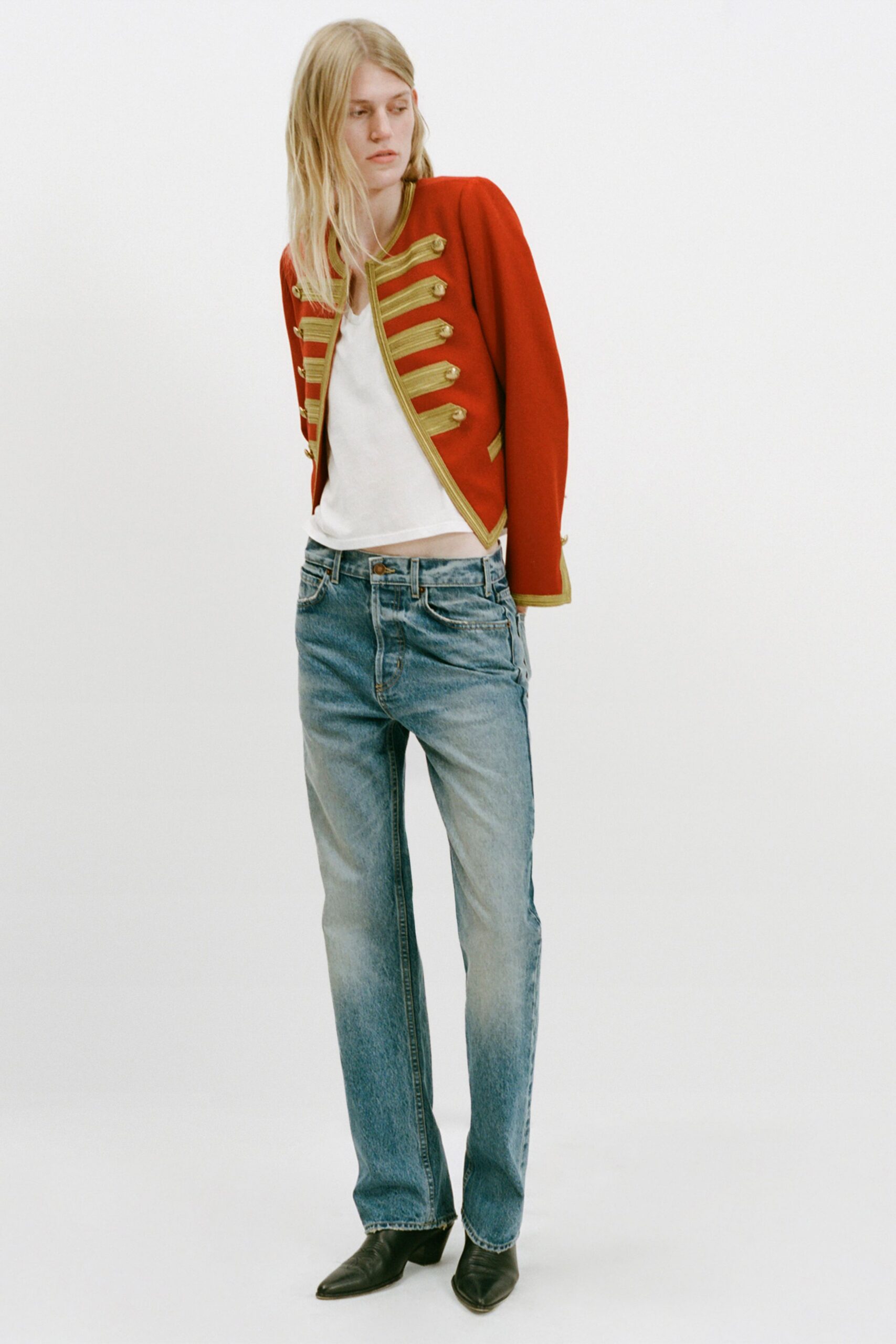 red cotton long-sleeve collared fitted buttoned jacket