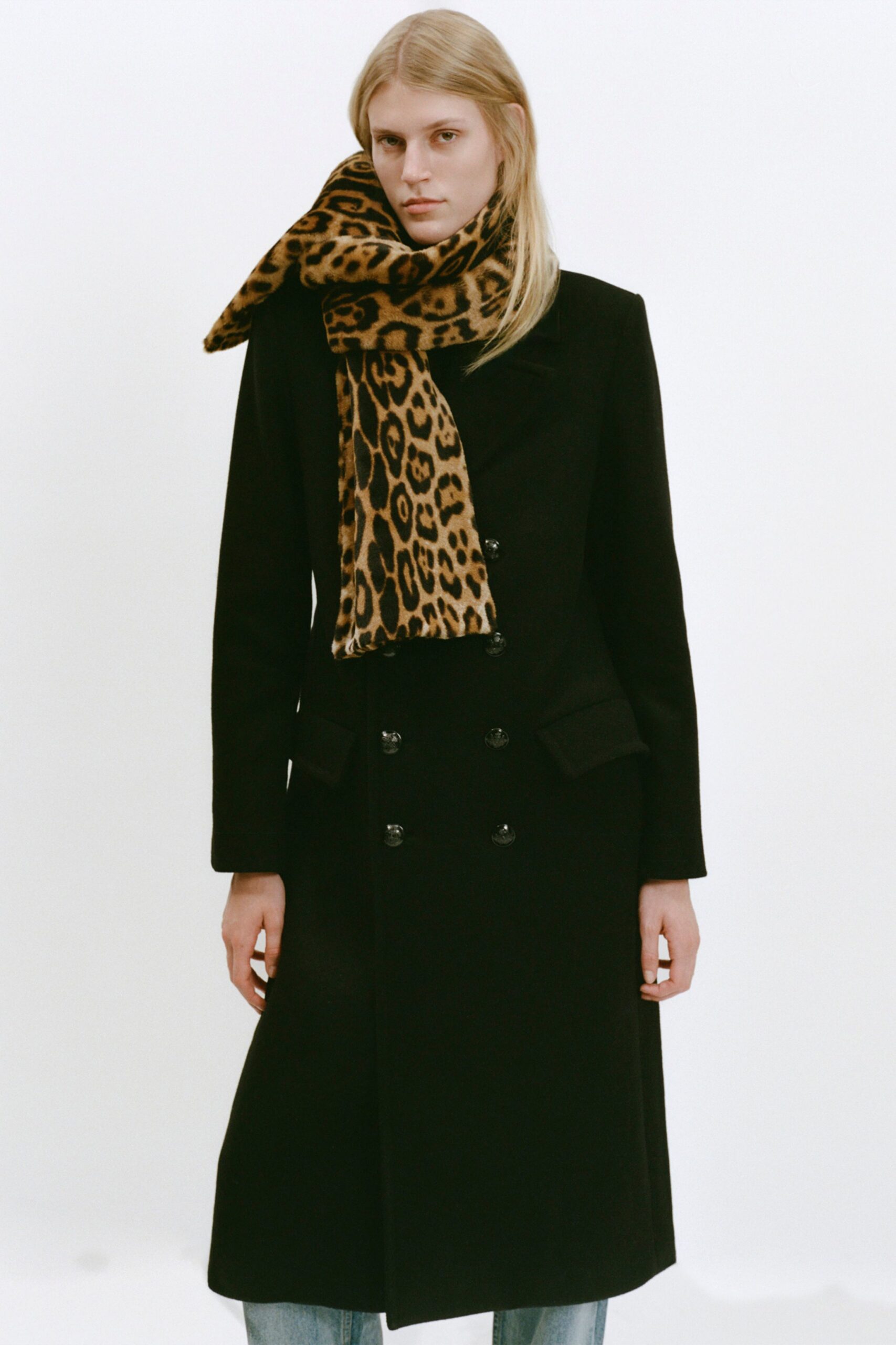 black wool long-sleeve collared tailored coat