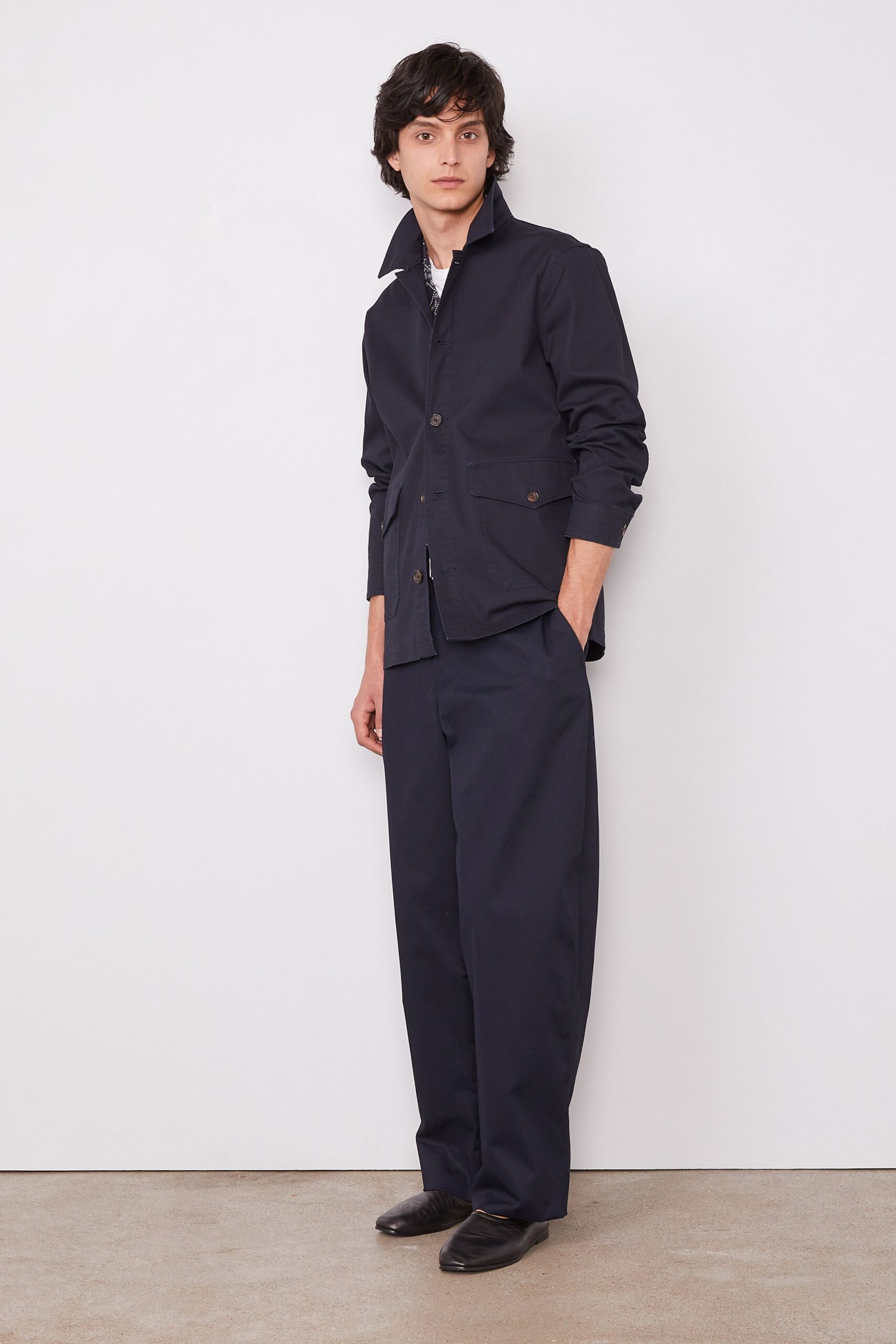 blue cotton long-sleeve collared relaxed buttoned pockets jacket