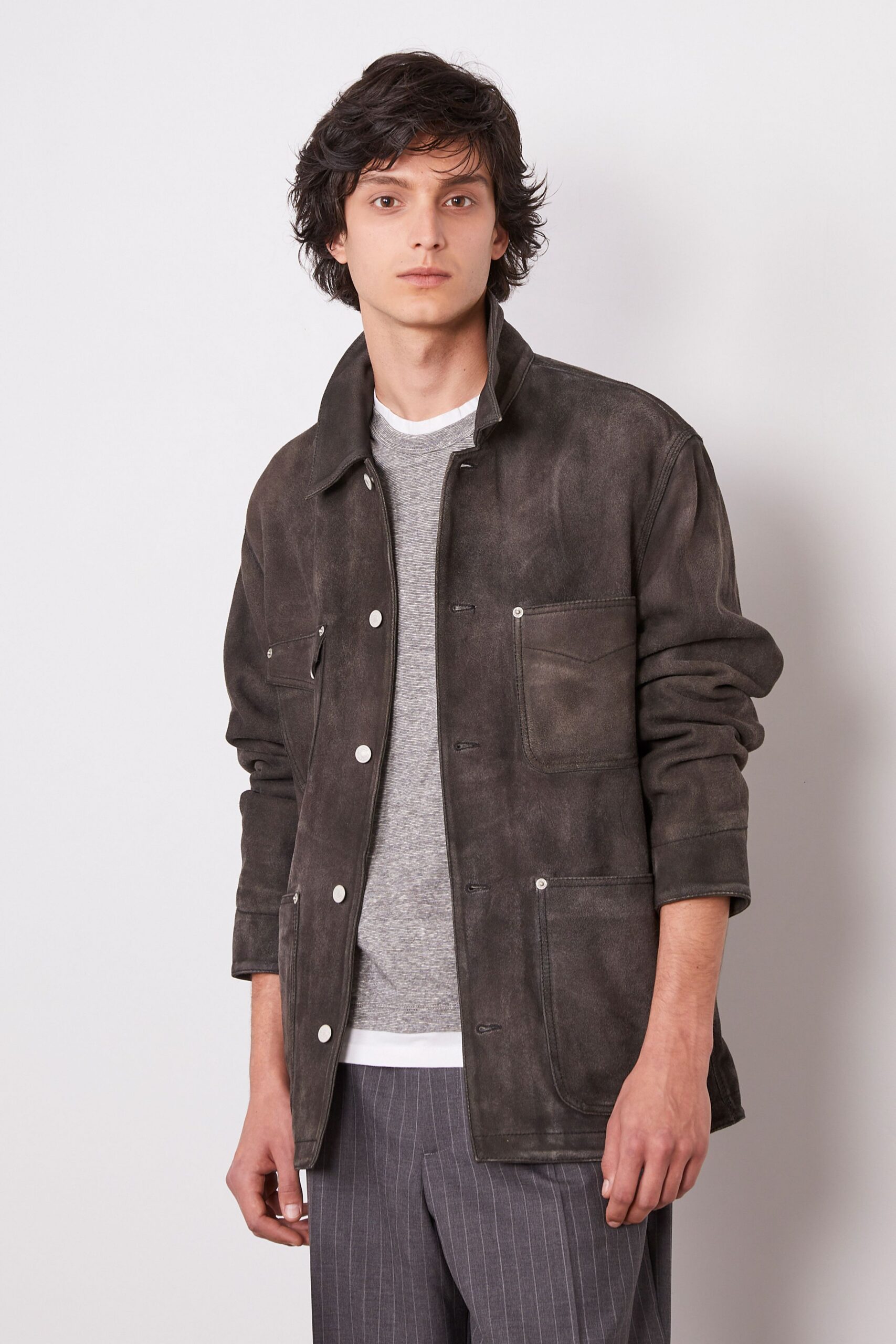 gray suede long-sleeve collared relaxed buttoned pockets jacket