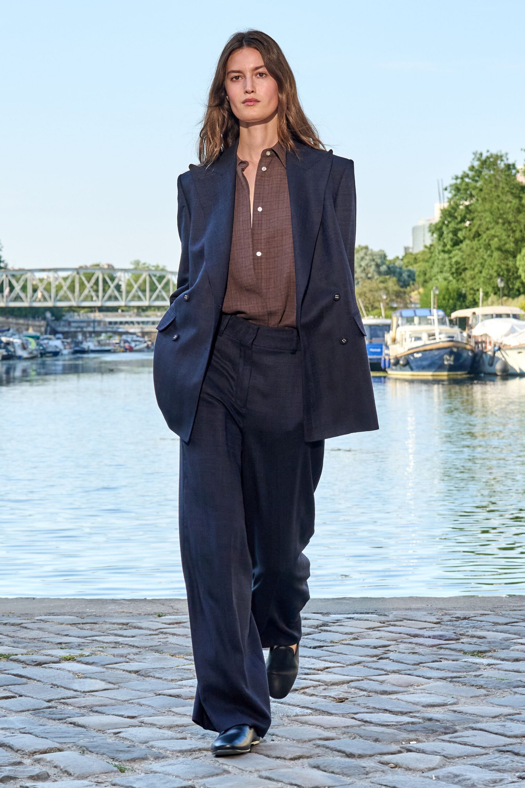 blue cotton long-sleeve collared tailored buttoned blazer