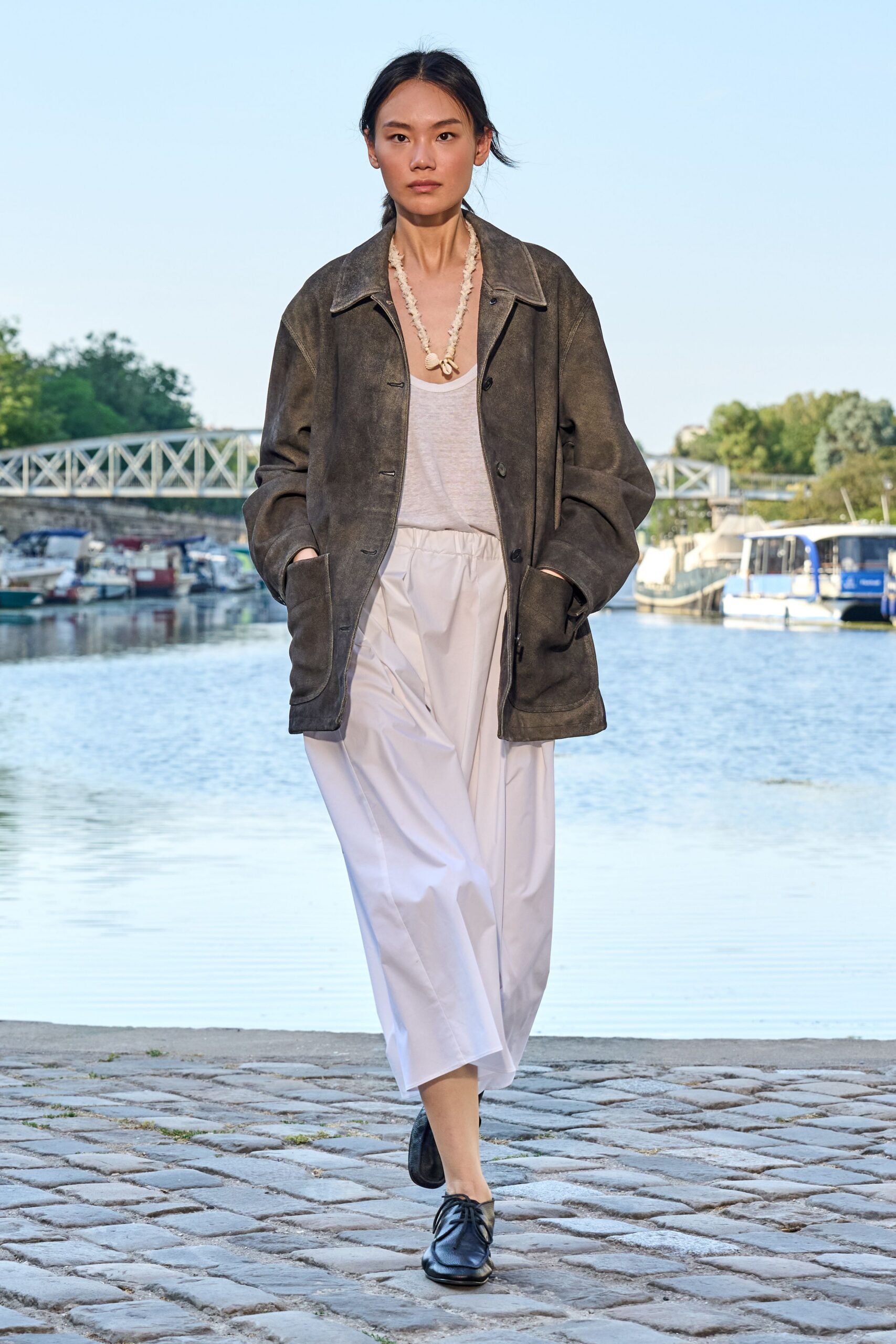 brown cotton long-sleeve collared relaxed pockets jacket