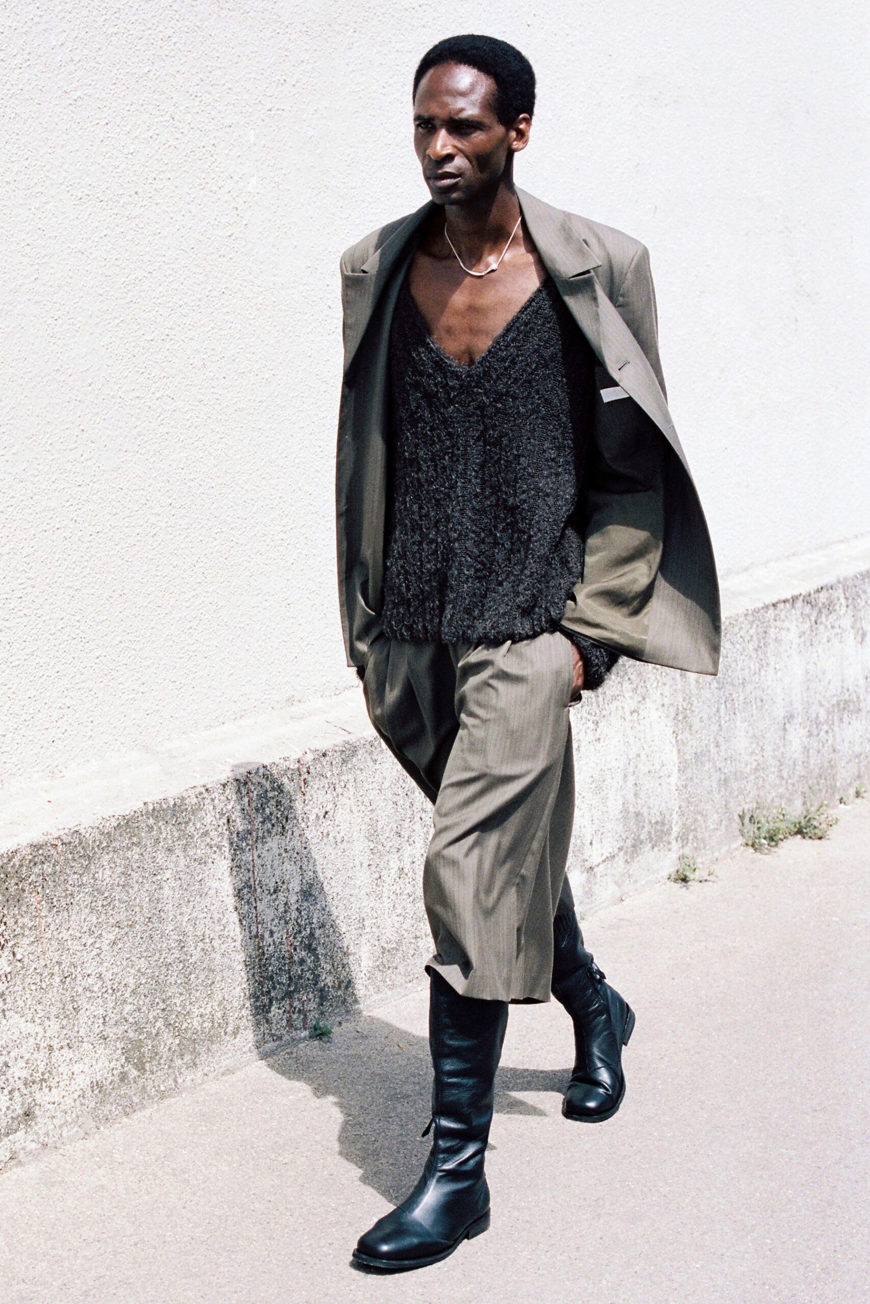 gray cotton long-sleeve collared structured buttoned jacket