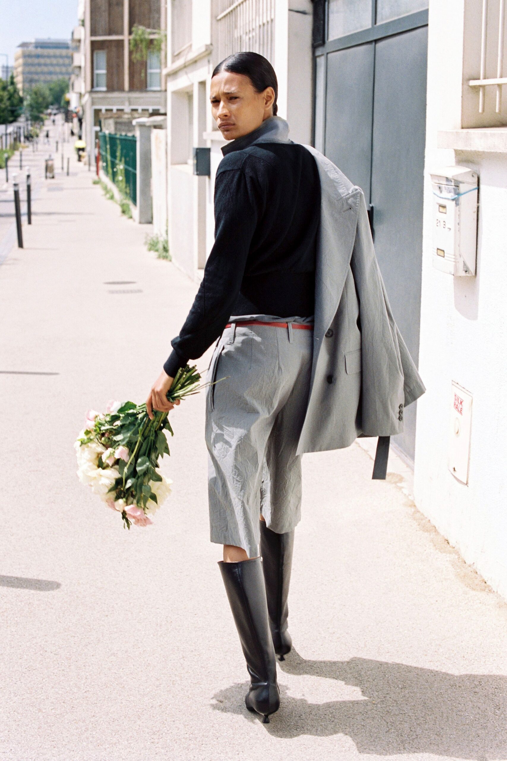 gray cotton long-sleeve collared structured buttoned jacket